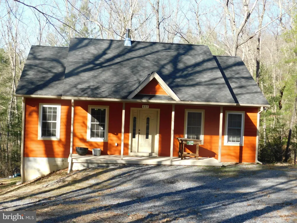 827 Mountain Slope Lane, Fort Valley, VA 22652
