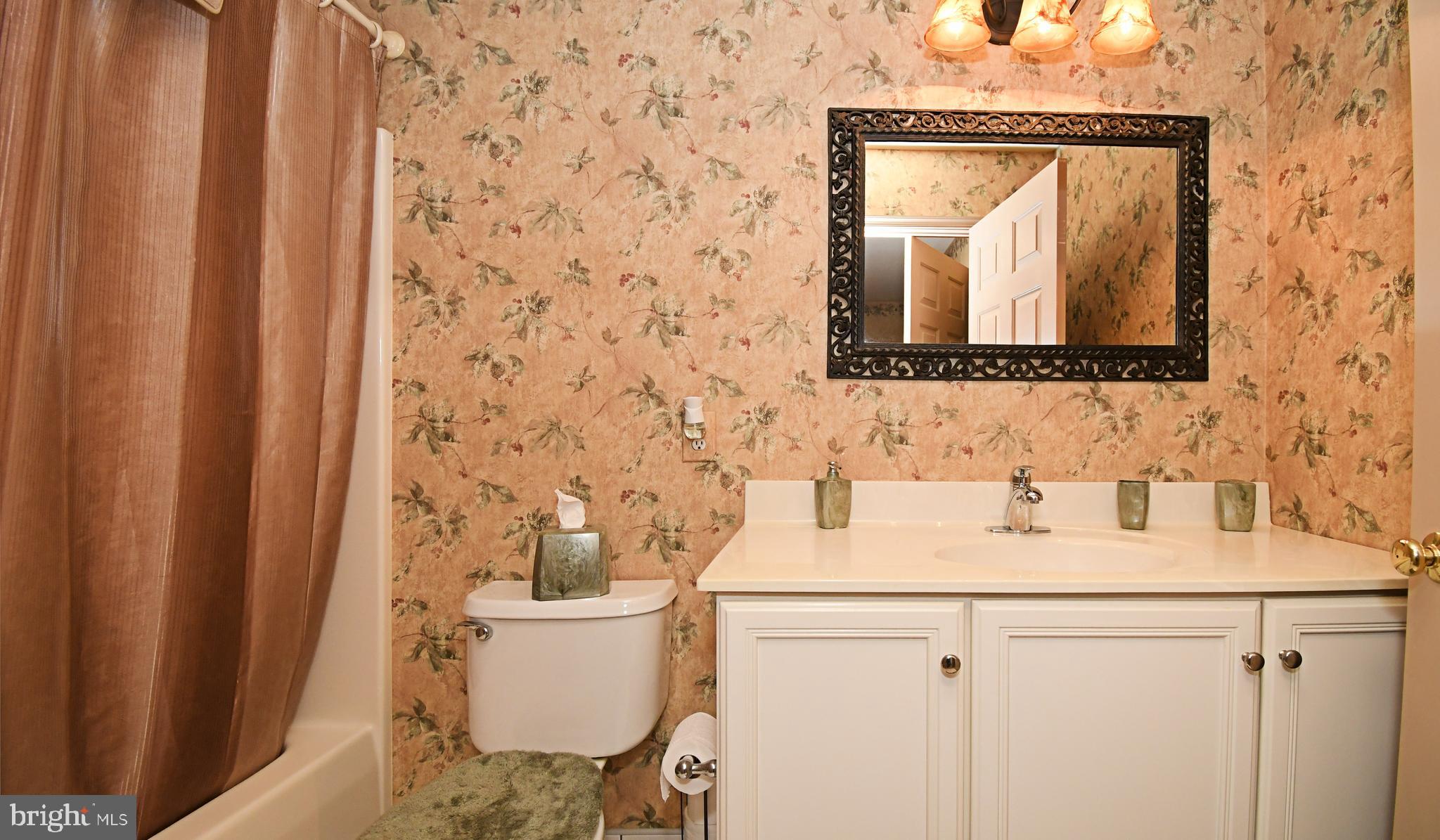 HOLLAND MEADOWS - Residential