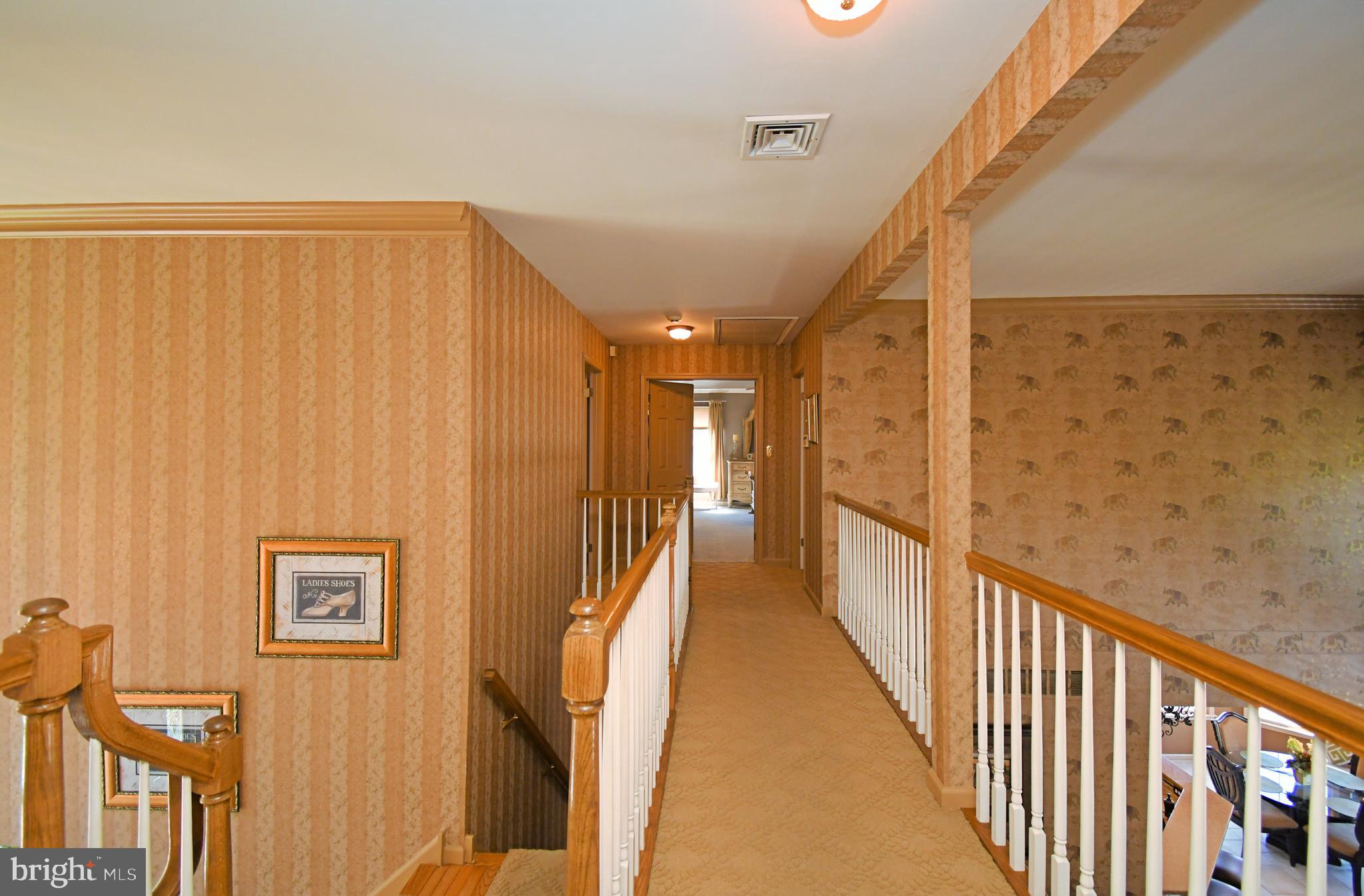 HOLLAND MEADOWS - Residential