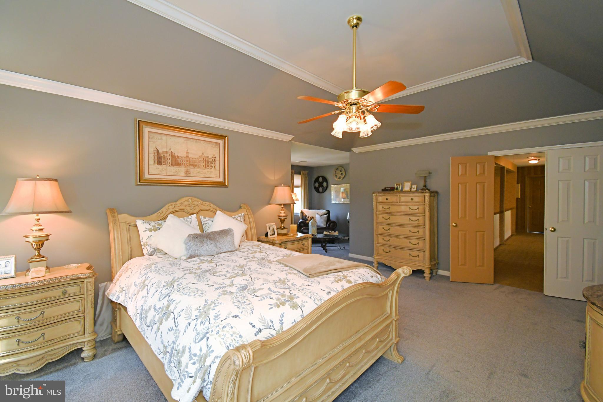 HOLLAND MEADOWS - Residential