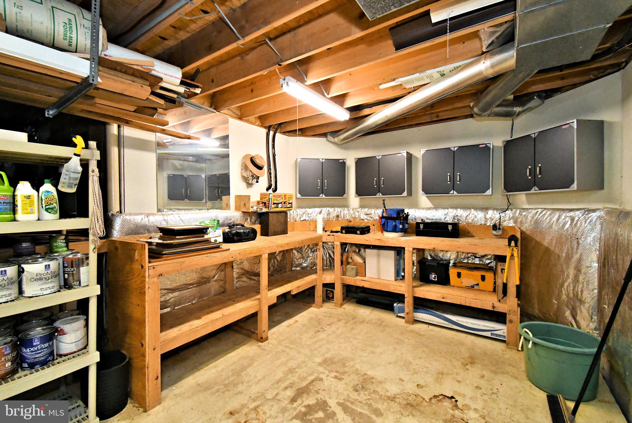 HOLLAND MEADOWS - Residential