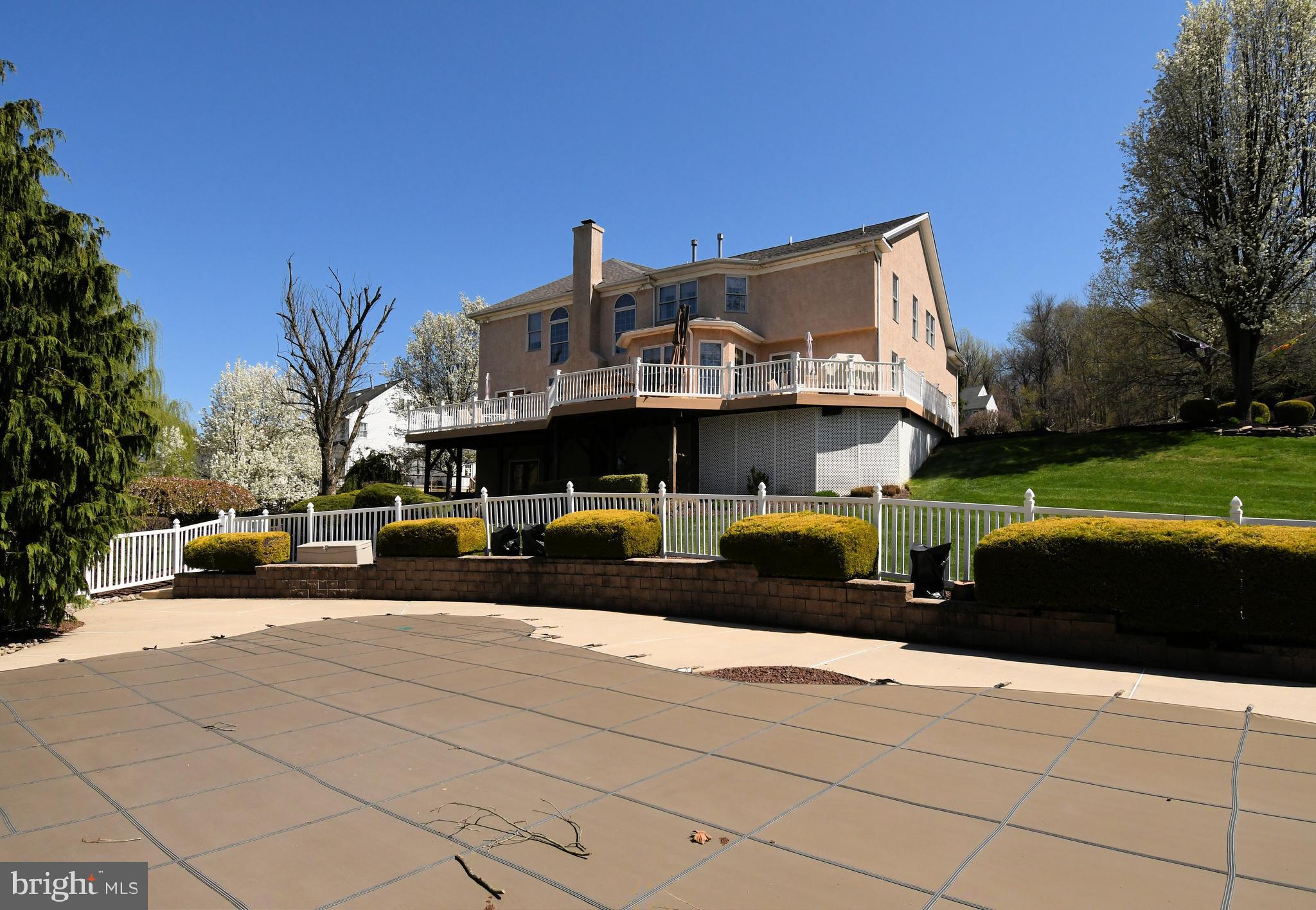 HOLLAND MEADOWS - Residential