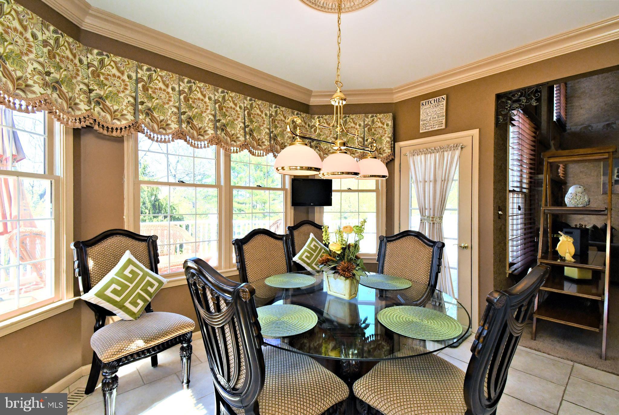 HOLLAND MEADOWS - Residential