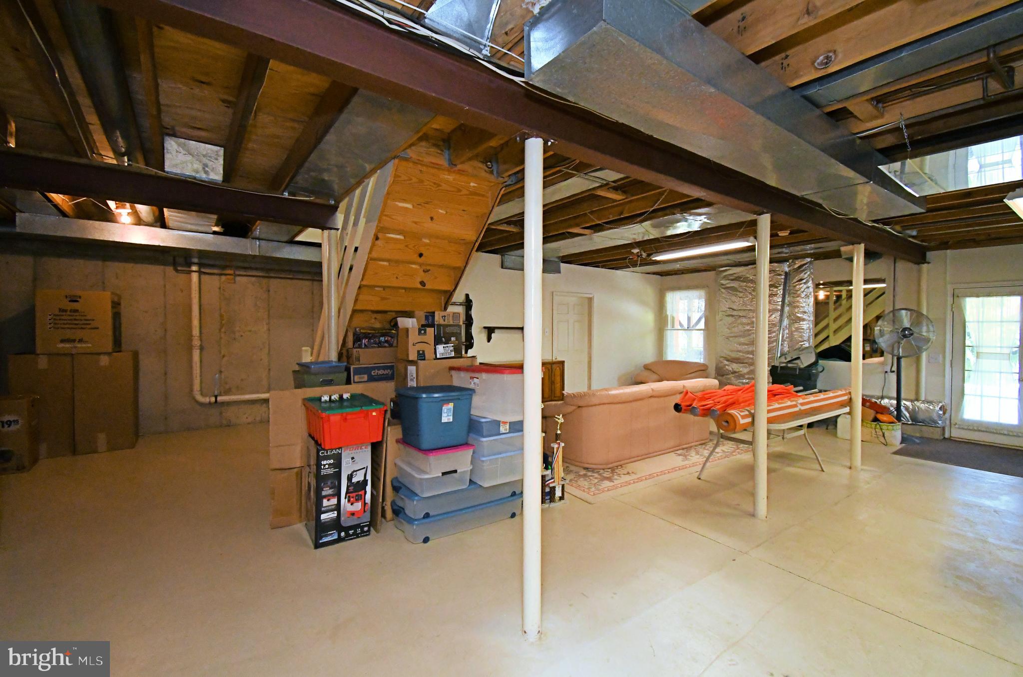 HOLLAND MEADOWS - Residential