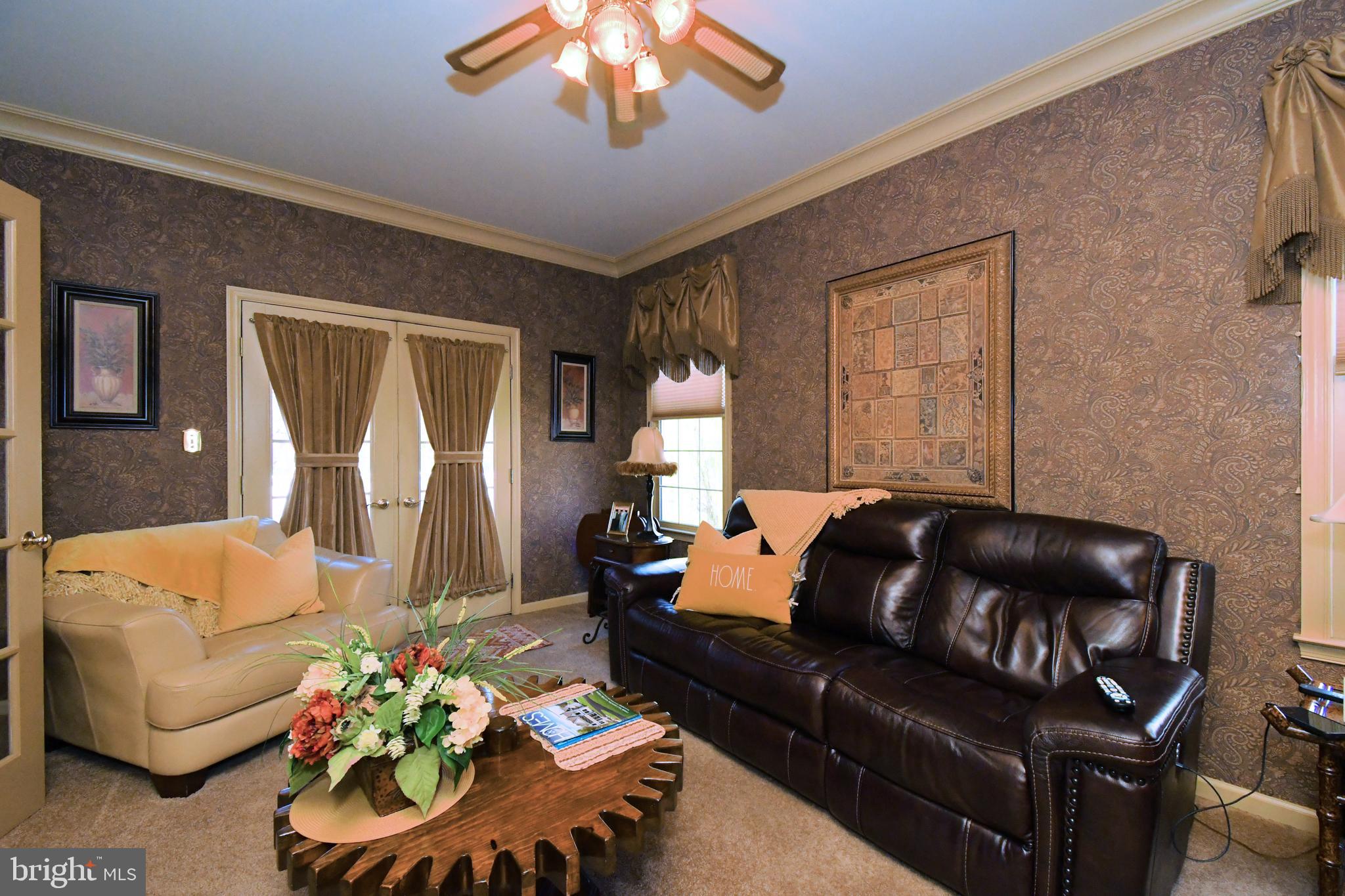 HOLLAND MEADOWS - Residential