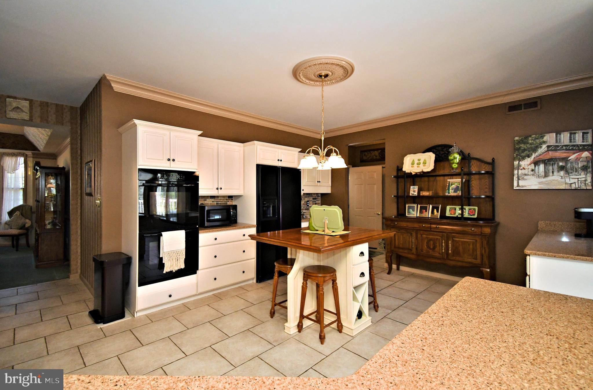 HOLLAND MEADOWS - Residential