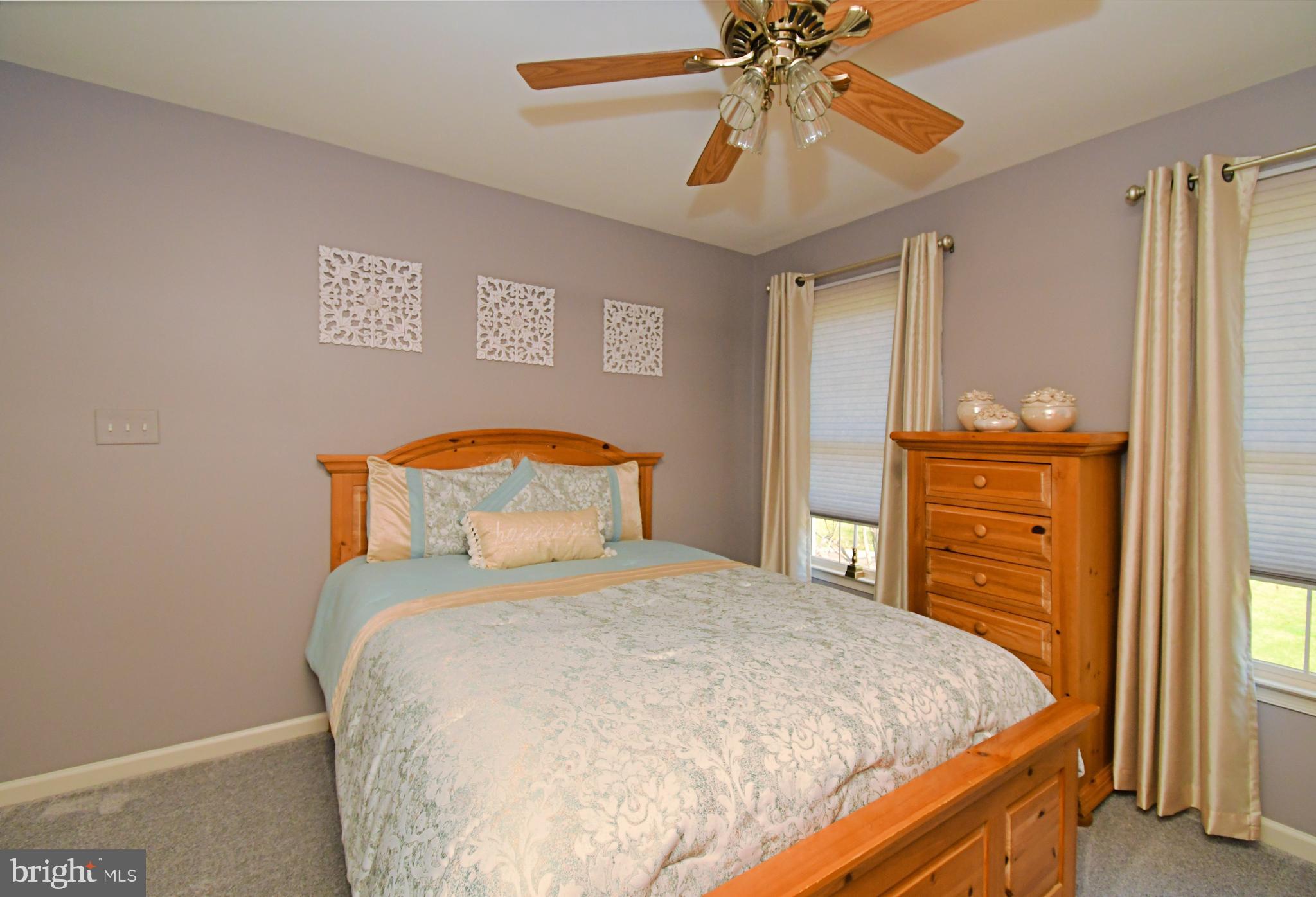 HOLLAND MEADOWS - Residential