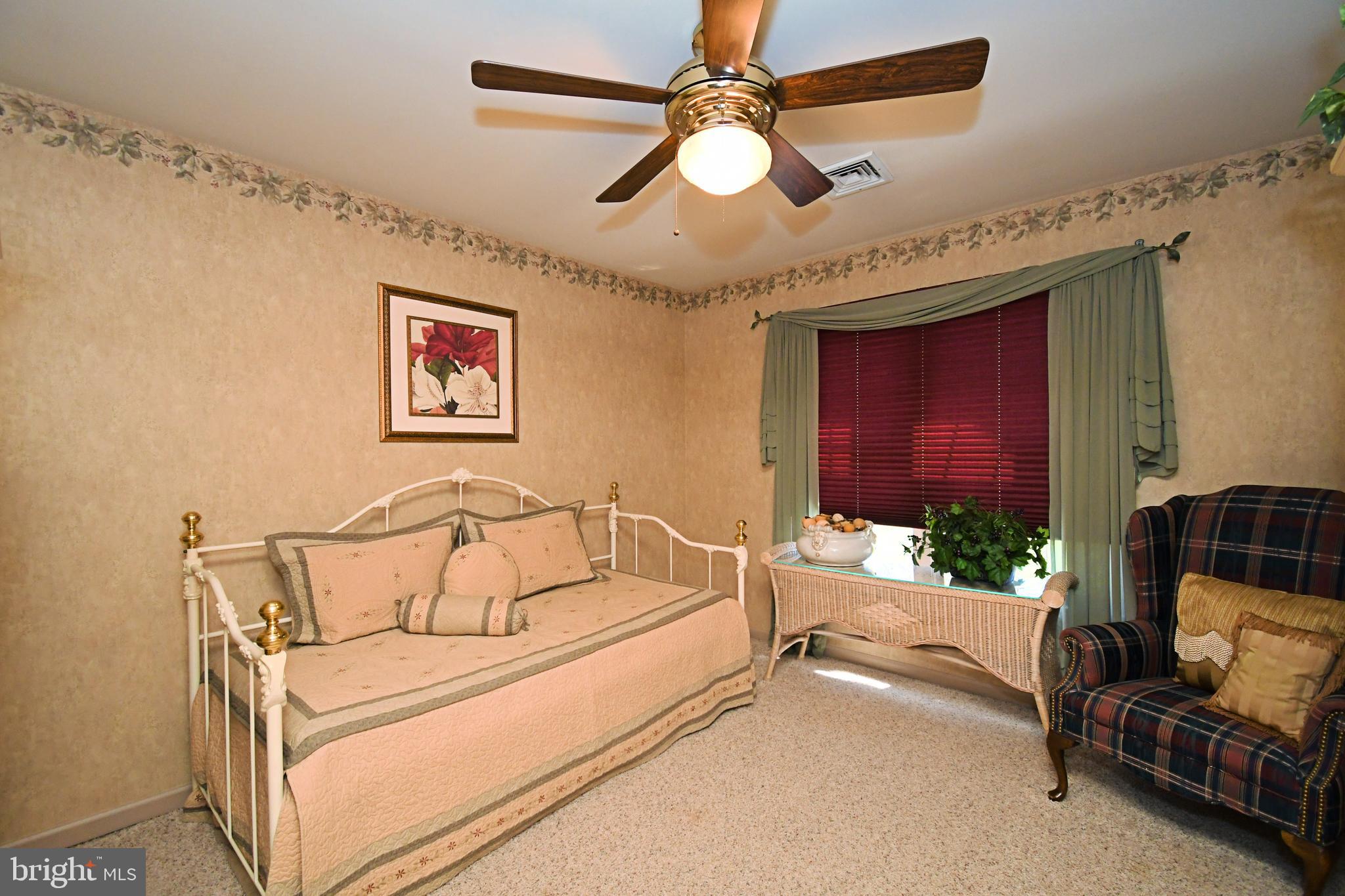 HOLLAND MEADOWS - Residential