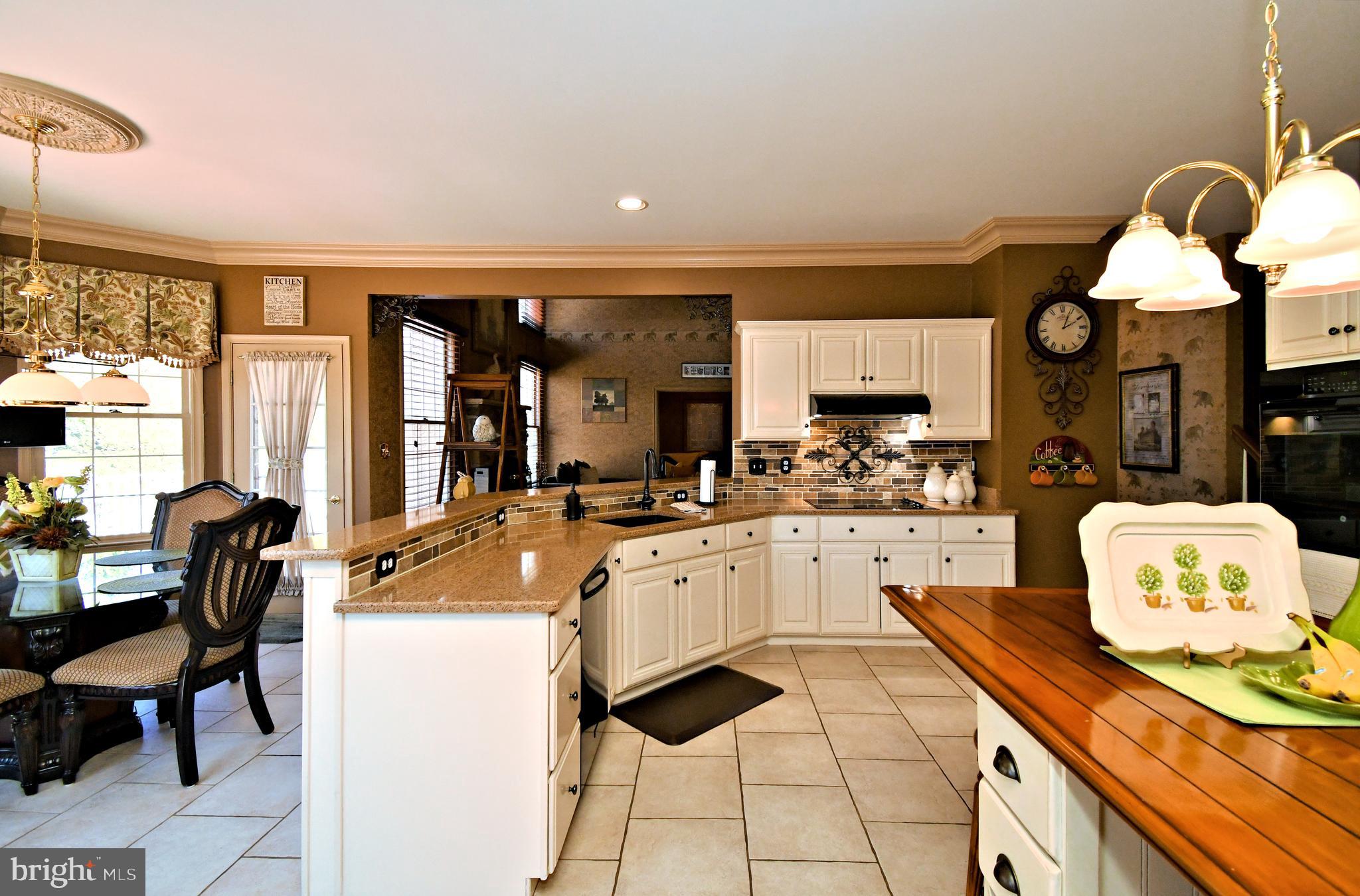 HOLLAND MEADOWS - Residential