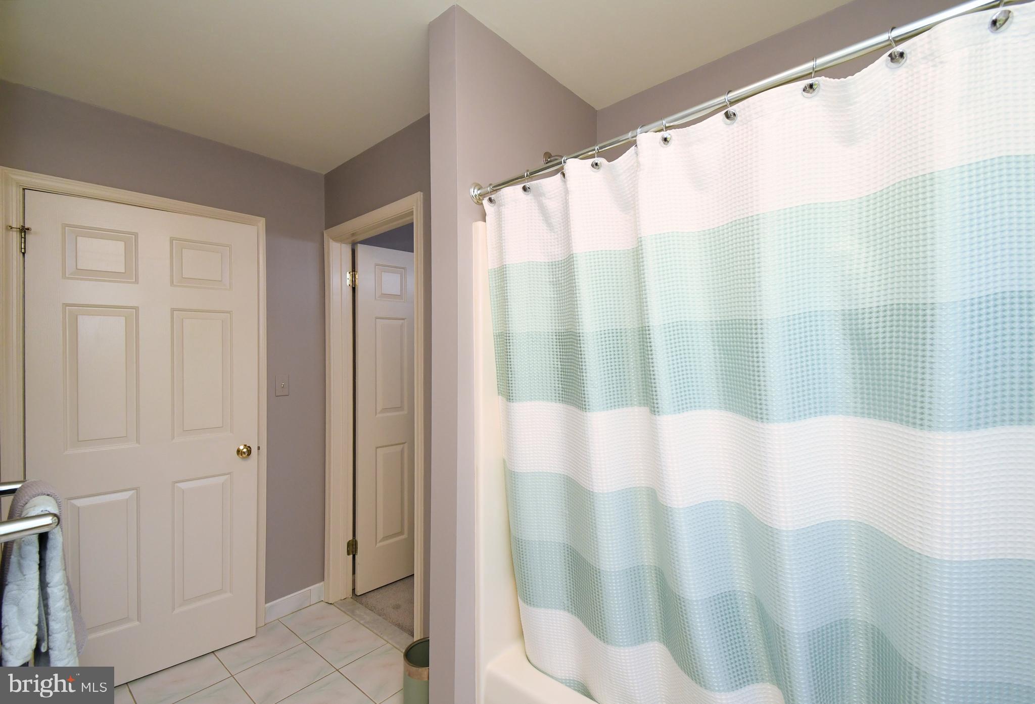 HOLLAND MEADOWS - Residential