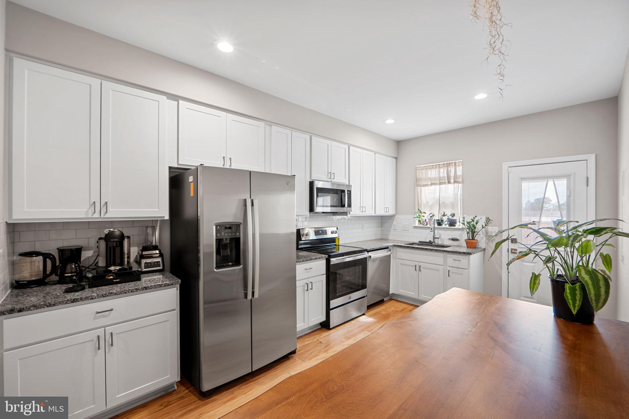 JOHNSTON SQUARE - Residential