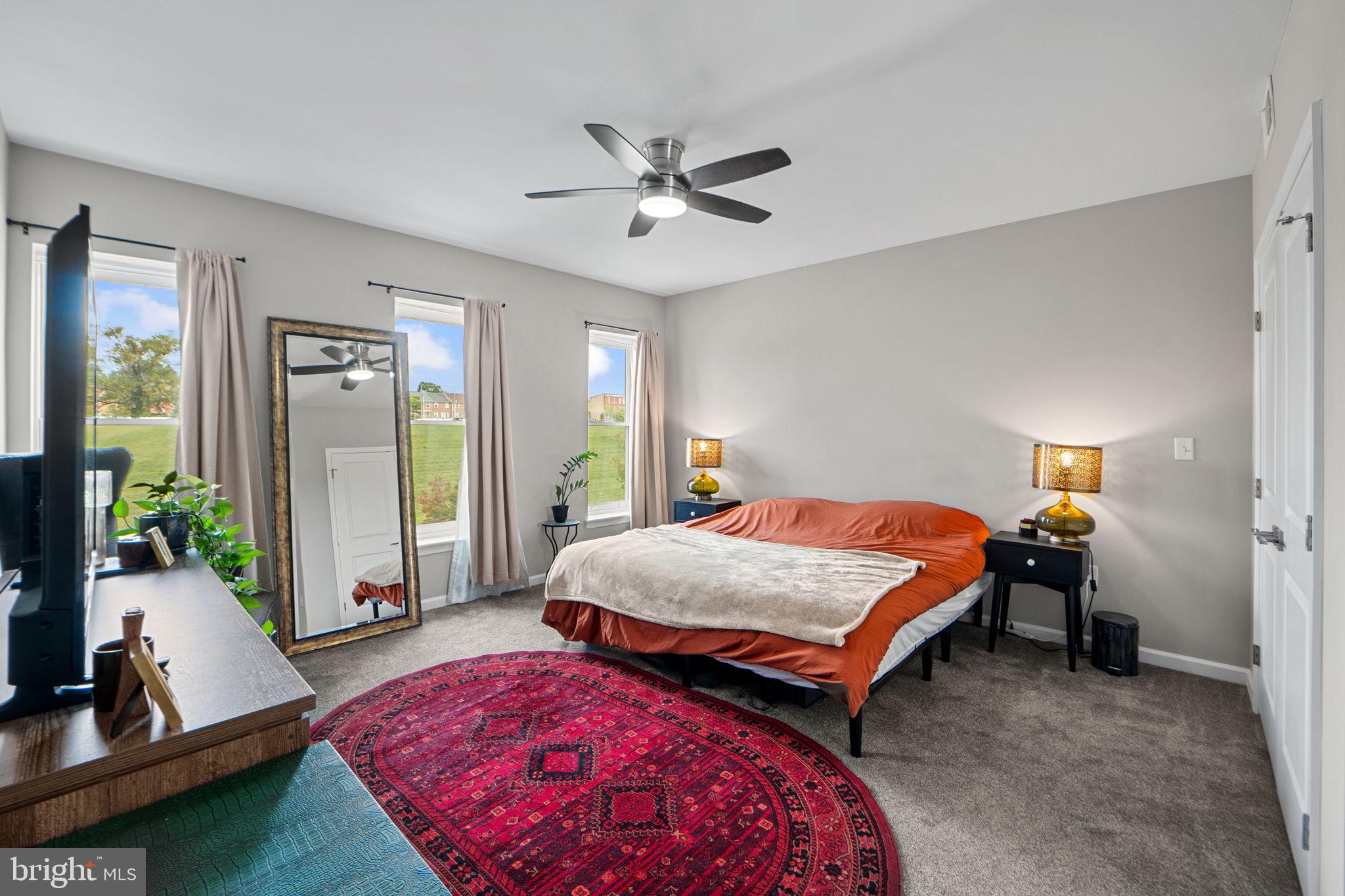 JOHNSTON SQUARE - Residential