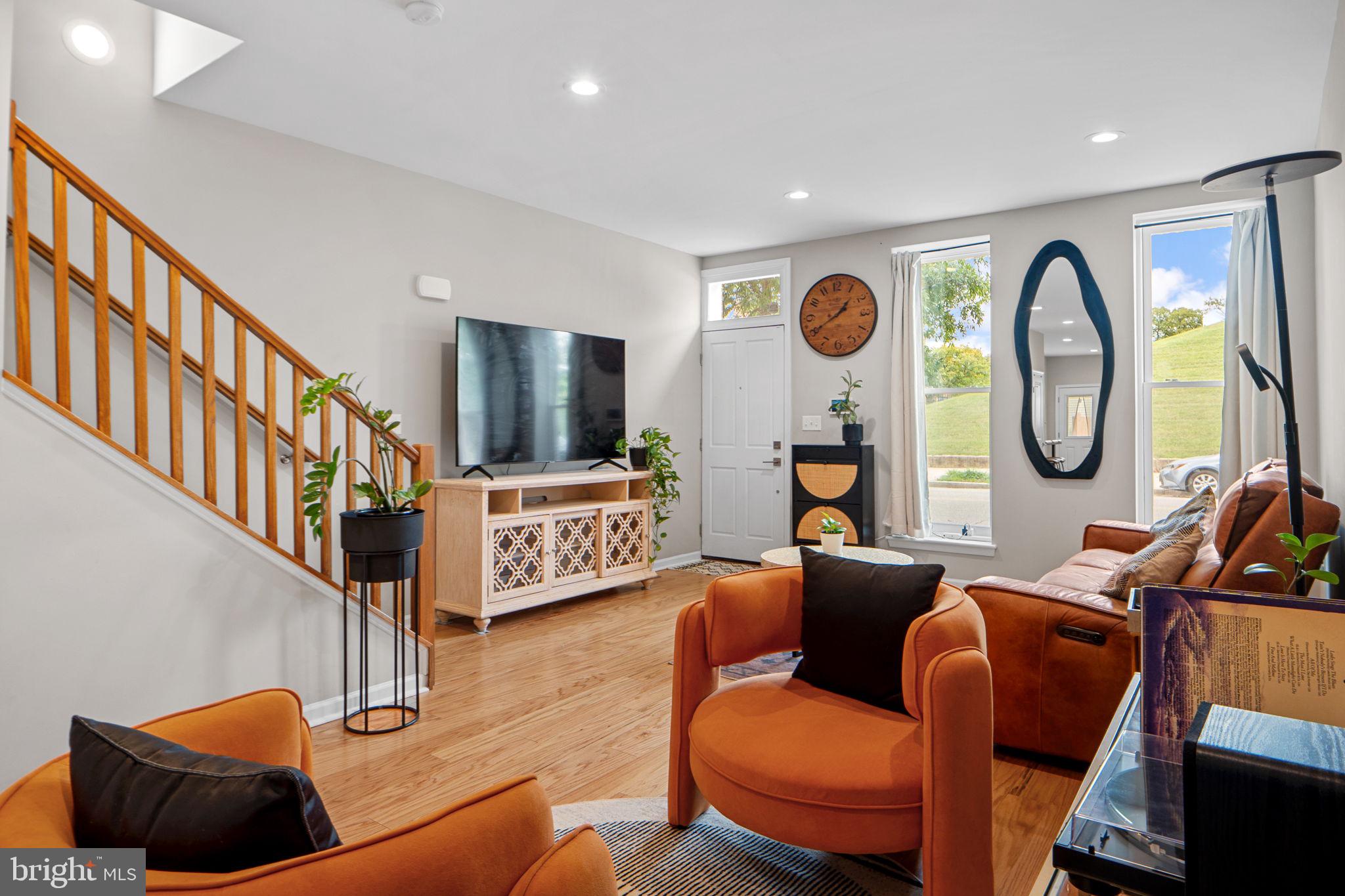 JOHNSTON SQUARE - Residential