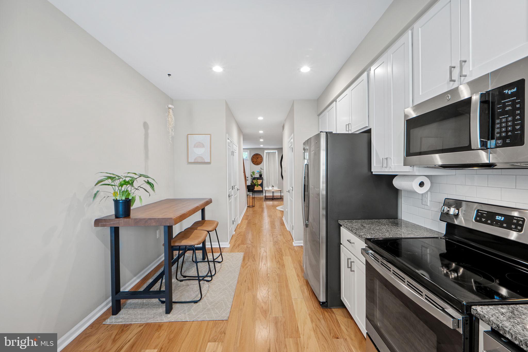 JOHNSTON SQUARE - Residential