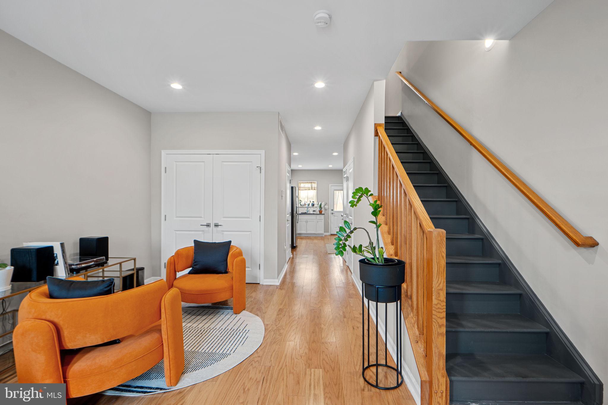 JOHNSTON SQUARE - Residential