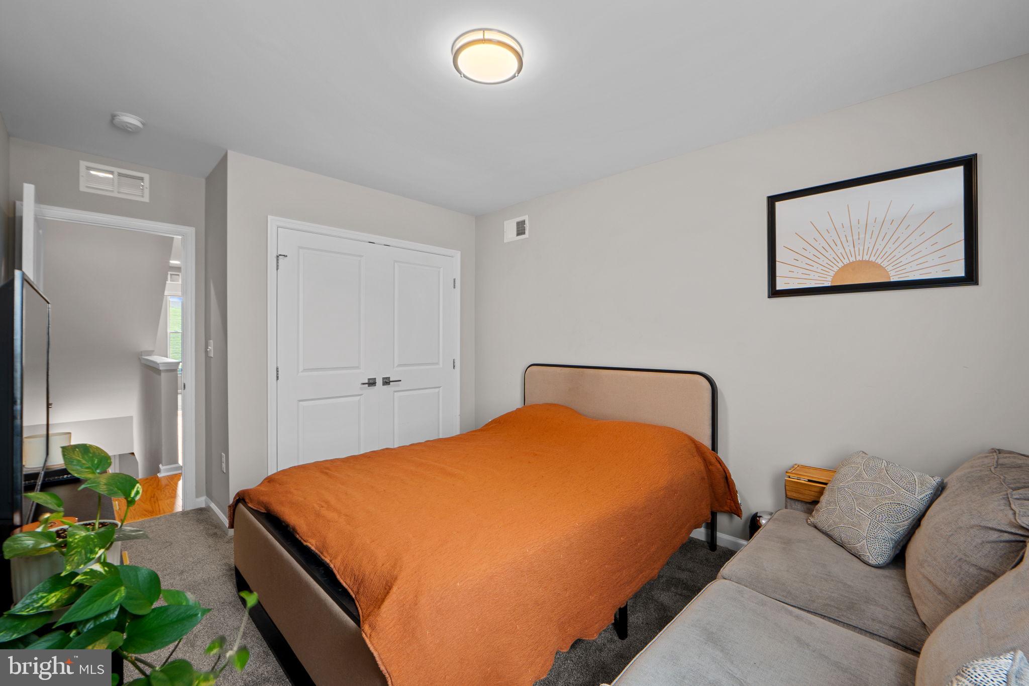 JOHNSTON SQUARE - Residential