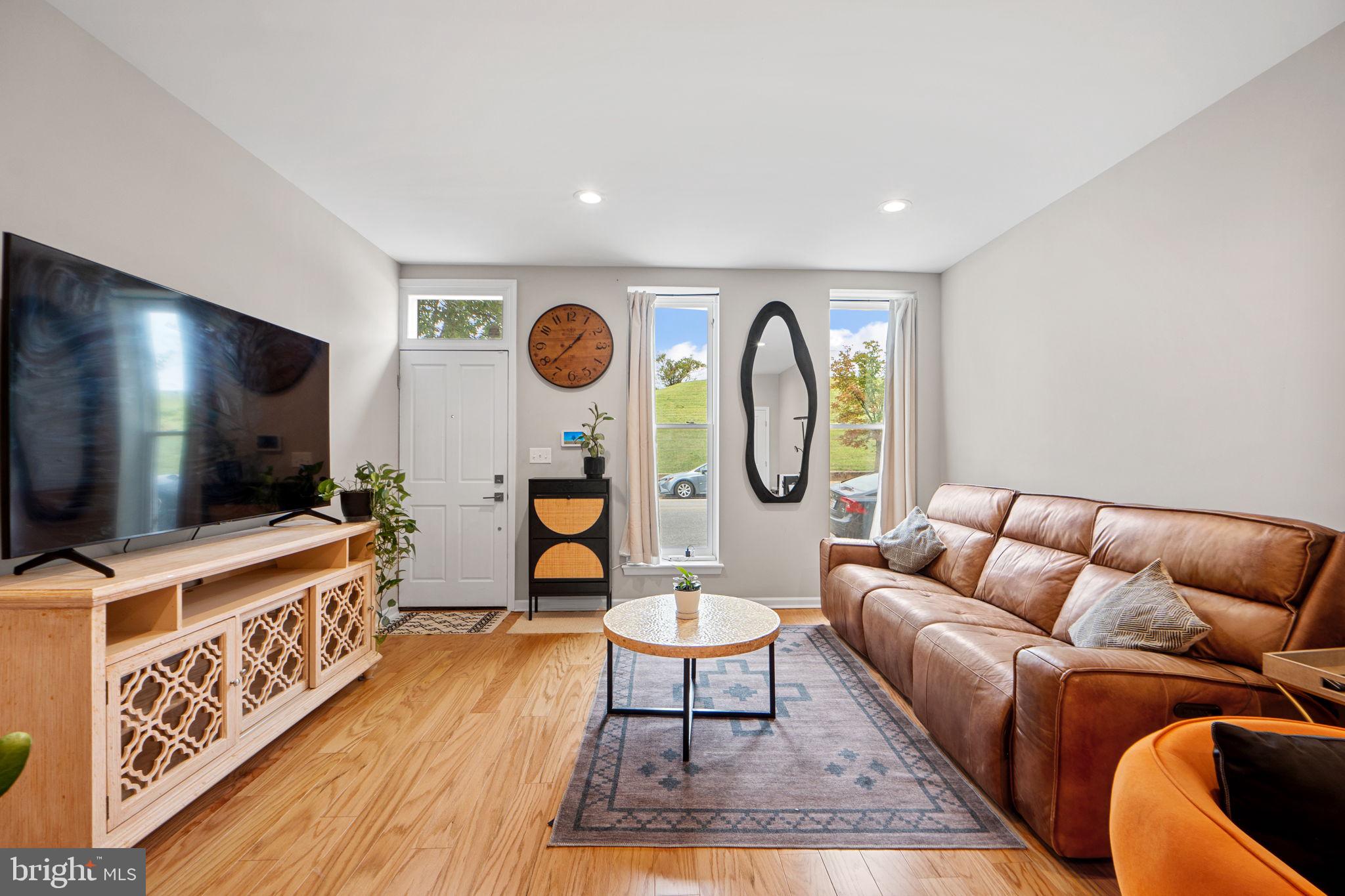 JOHNSTON SQUARE - Residential