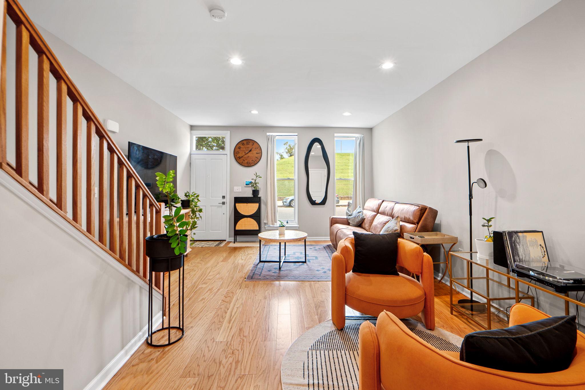 JOHNSTON SQUARE - Residential