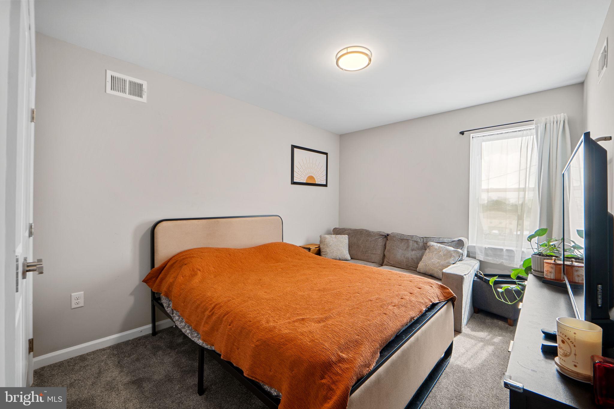 JOHNSTON SQUARE - Residential