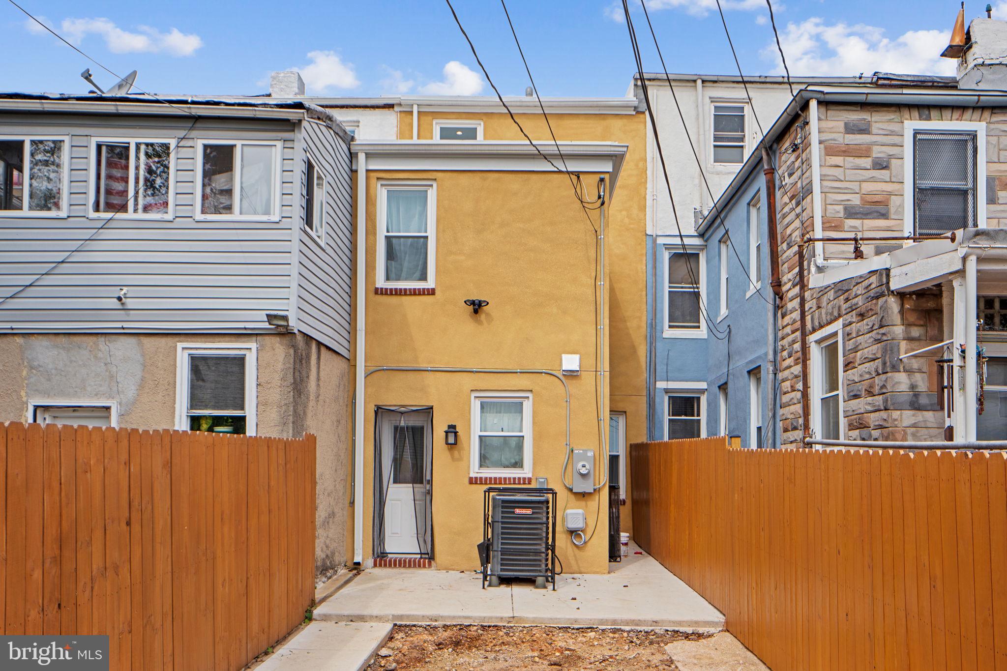 JOHNSTON SQUARE - Residential