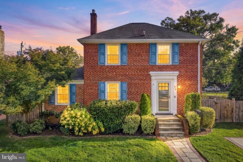 Photo of 606 W Windsor Avenue, ALEXANDRIA, VA 22302 (MLS # VAAX2067528)