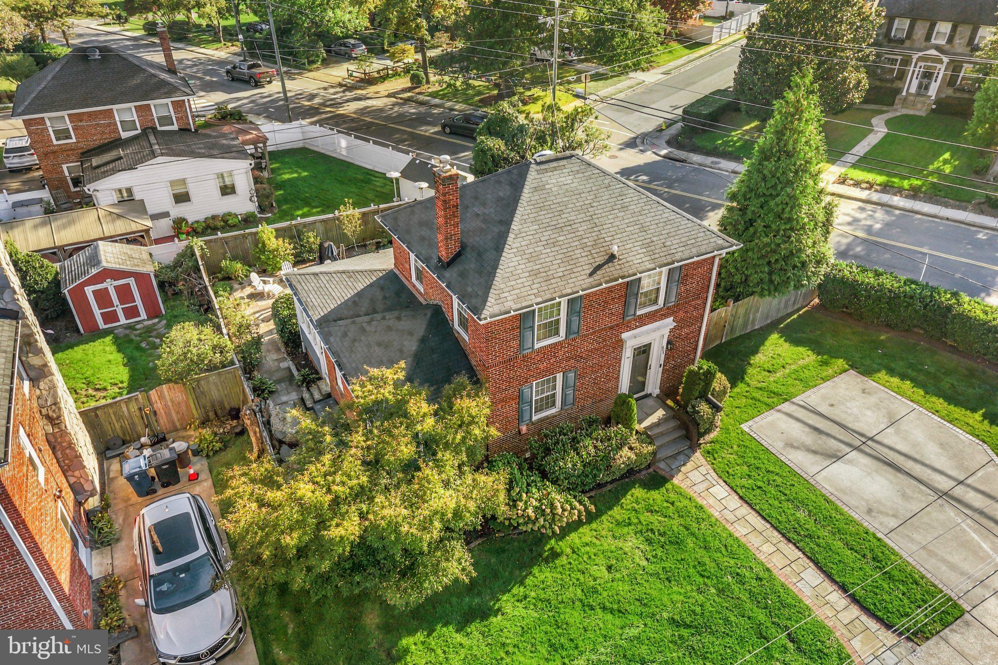 606 W WINDSOR AVENUE