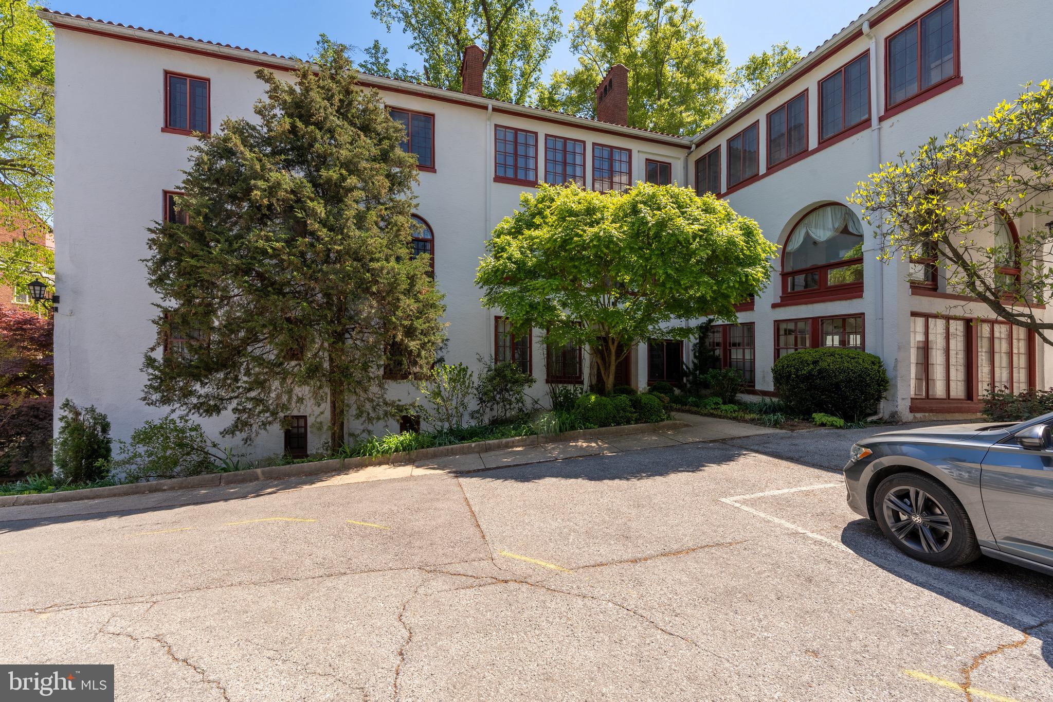 TUSCANY-CANTERBURY - Residential