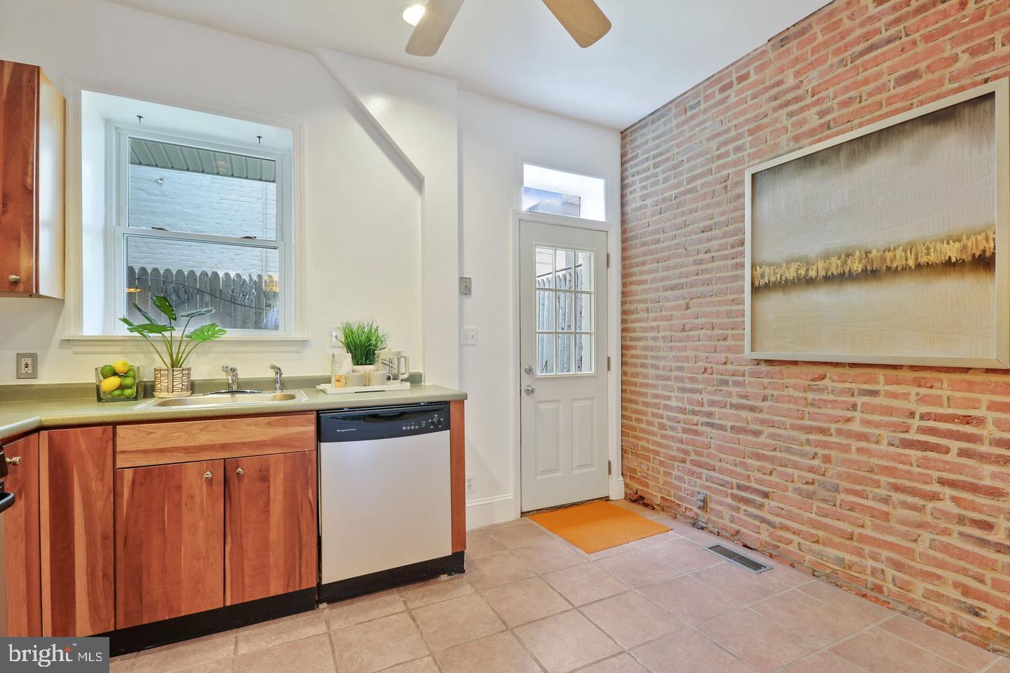 FEDERAL HILL HISTORIC DISTRICT - Residential Lease