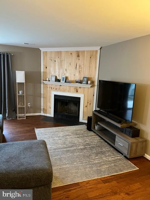 CROMWELL FOUNTAIN - Residential Lease