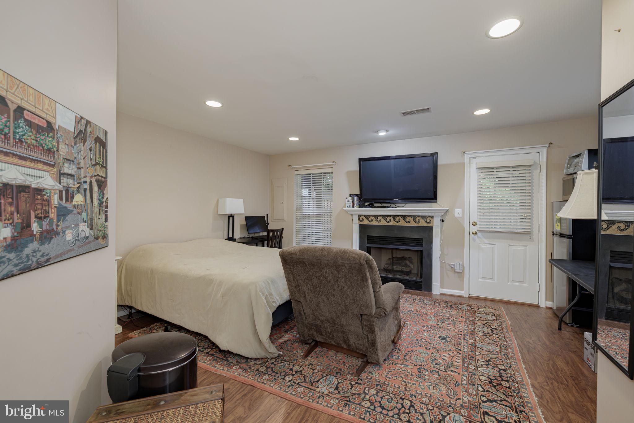 KINGSTOWNE - Residential