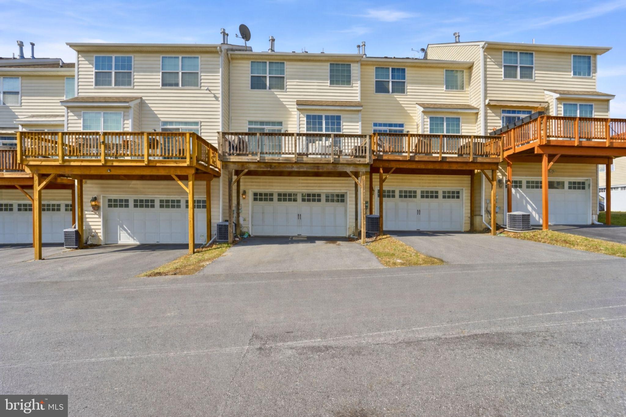 BRINKLEY MANOR - Residential