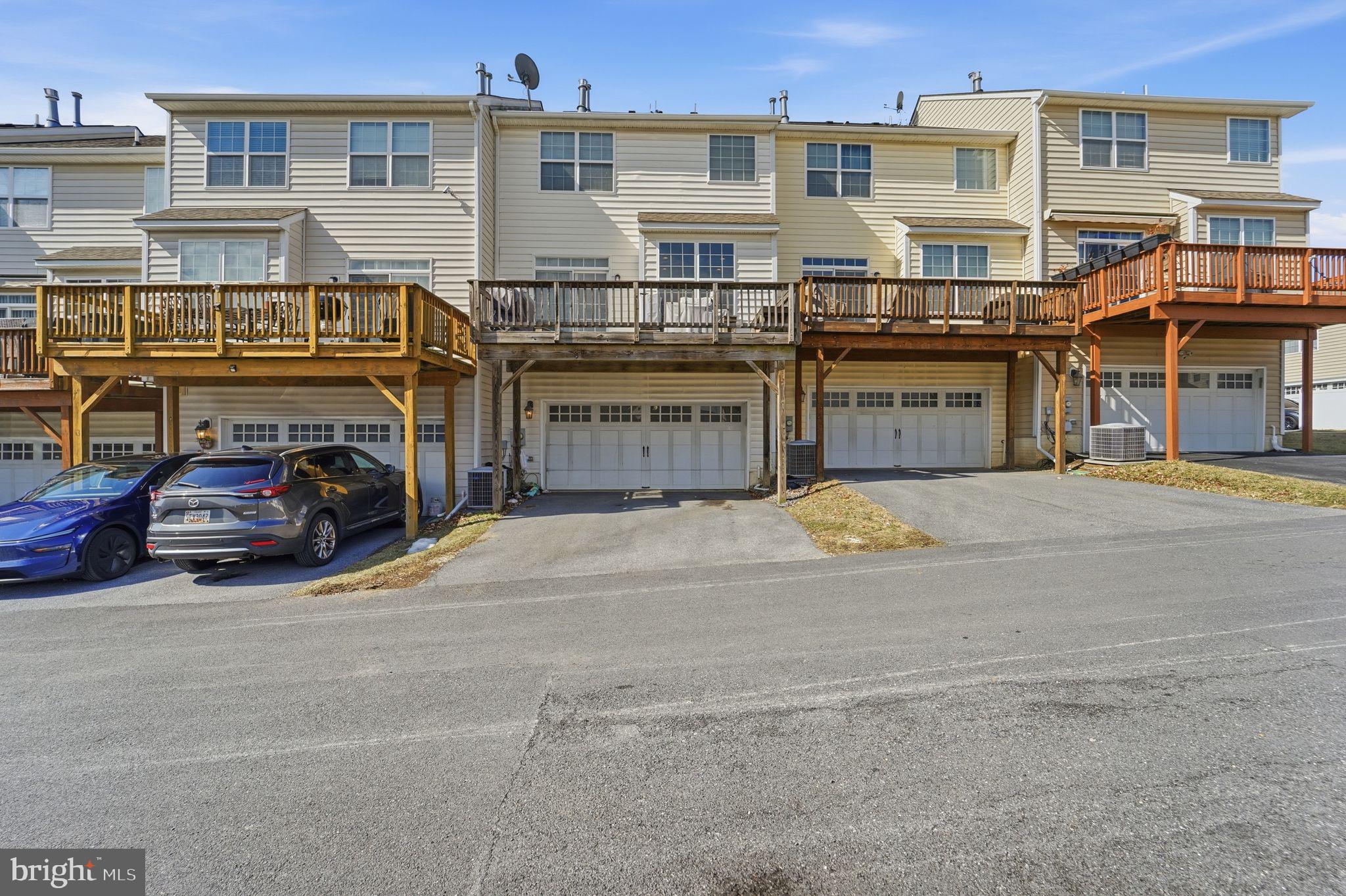 BRINKLEY MANOR - Residential