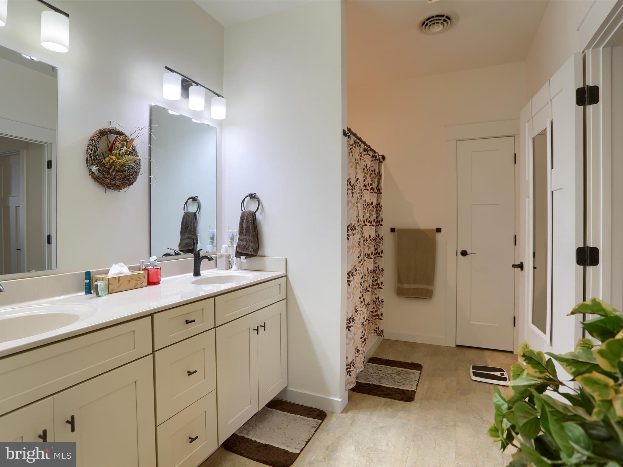 MEADOWSGREEN - Residential