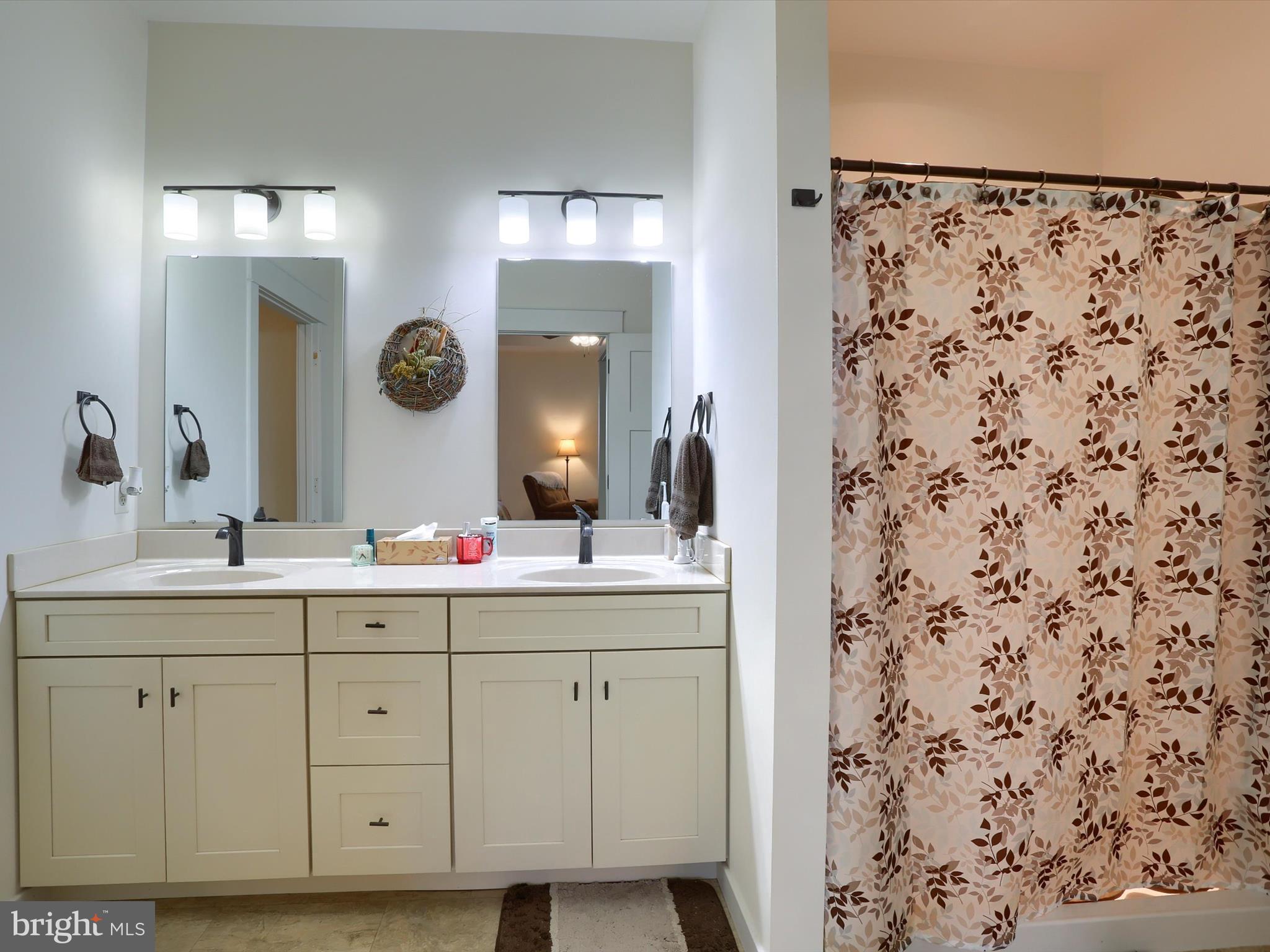 MEADOWSGREEN - Residential