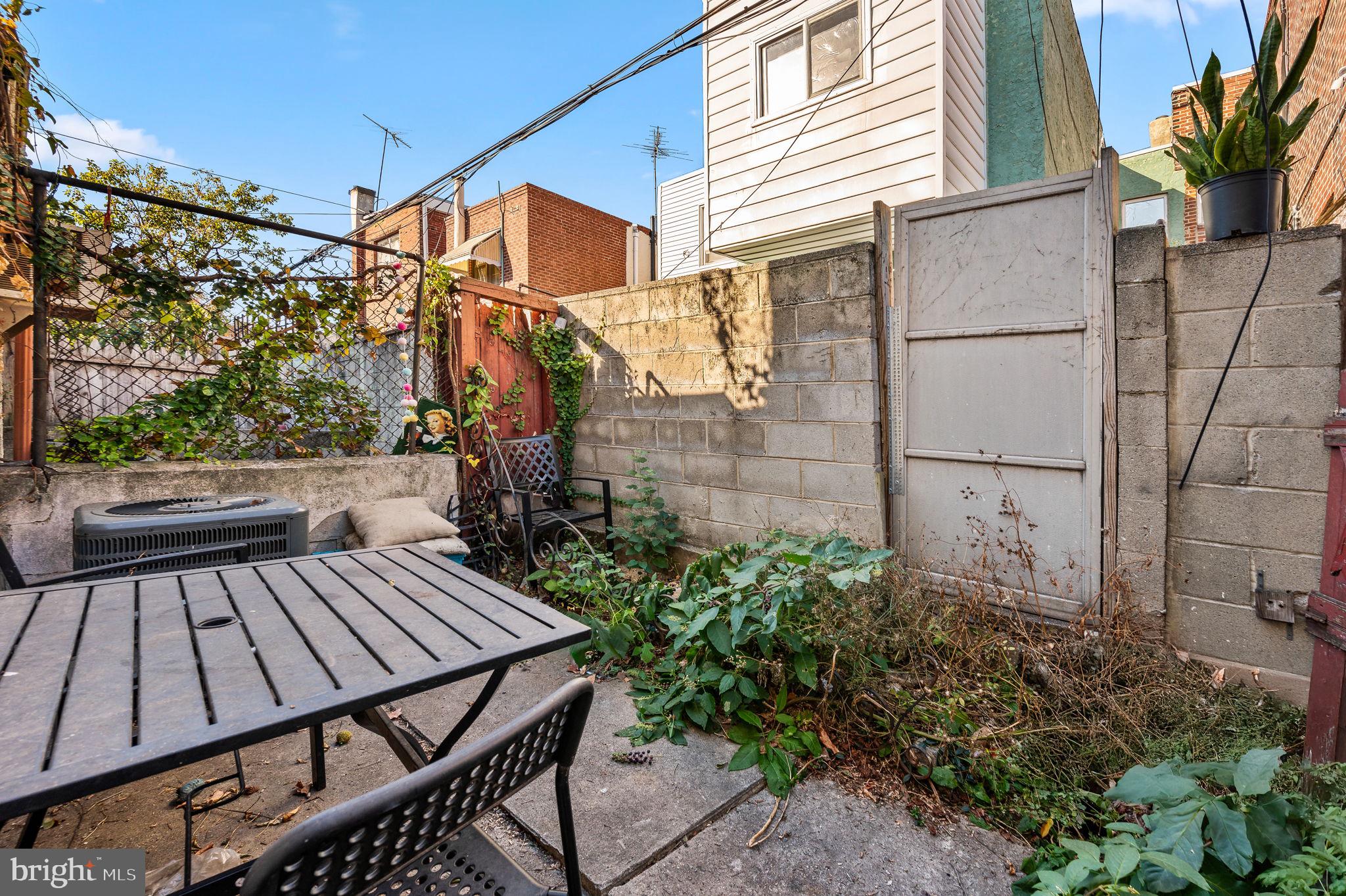 LOWER MOYAMENSING - Residential