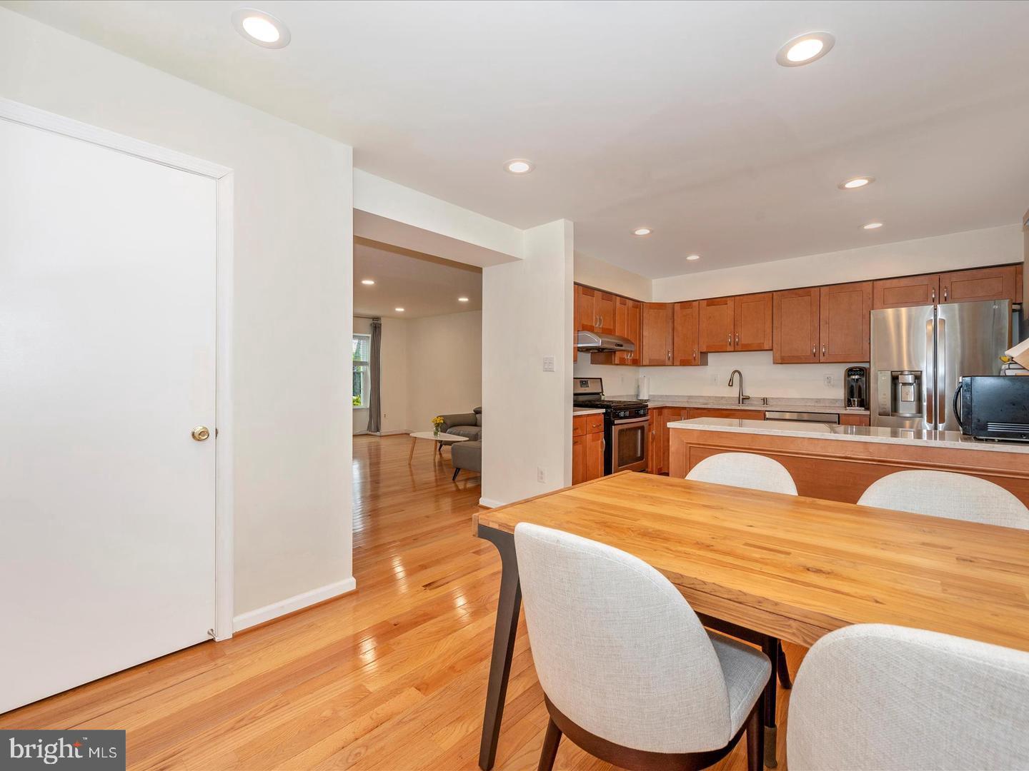 DERWOOD STATION - Residential Lease