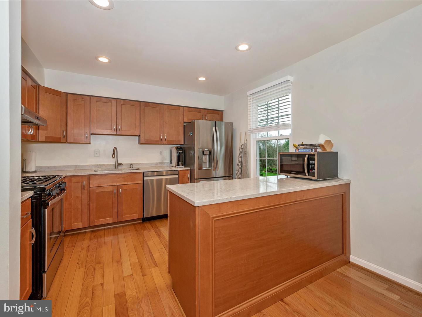 DERWOOD STATION - Residential Lease