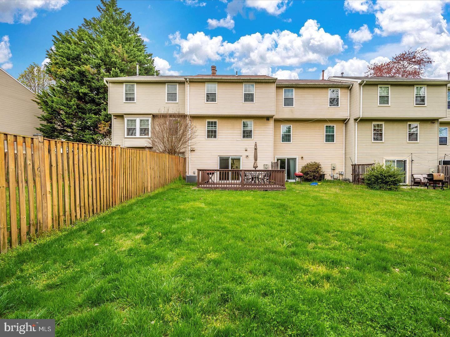 DERWOOD STATION - Residential Lease