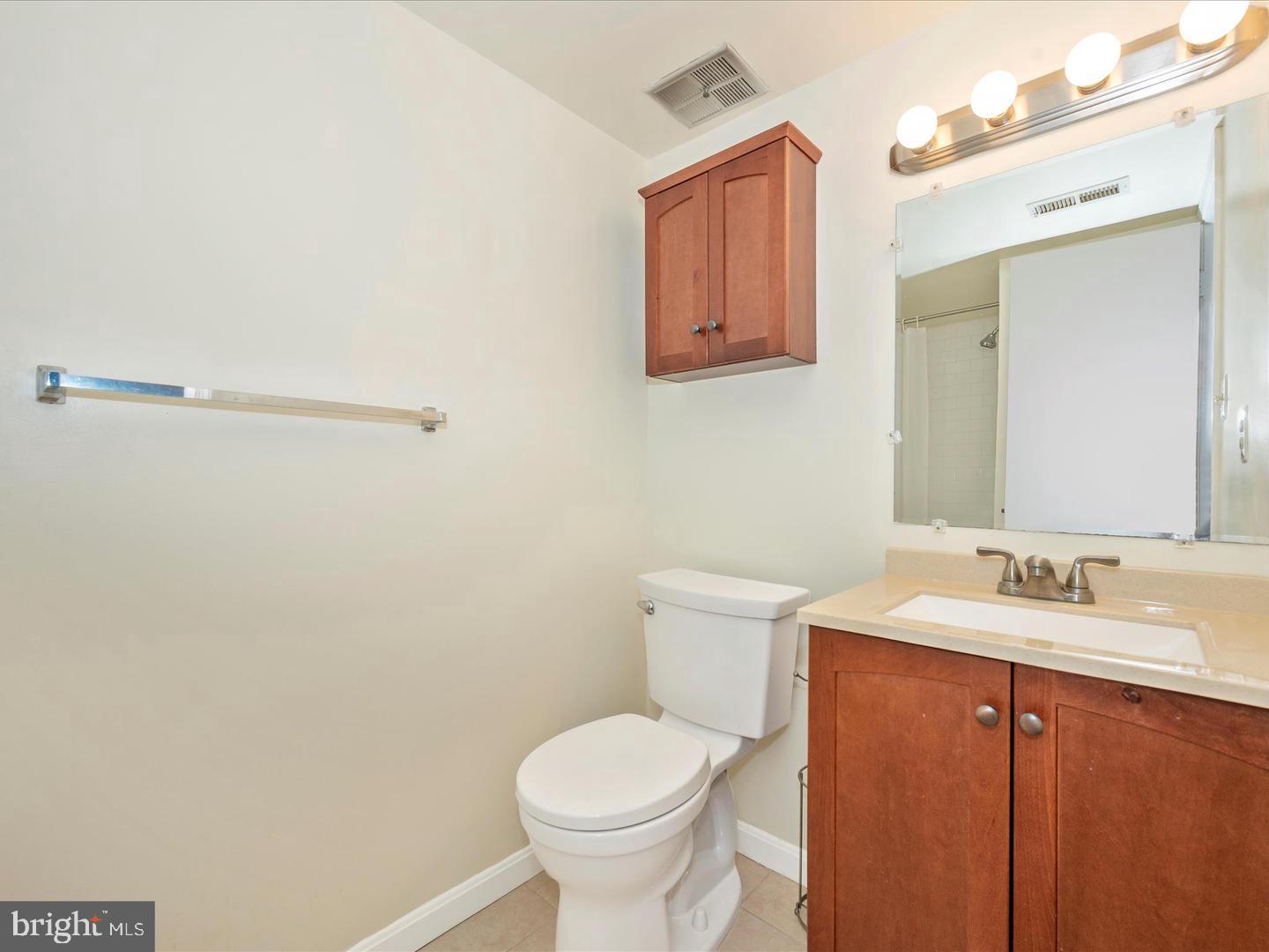 DERWOOD STATION - Residential Lease