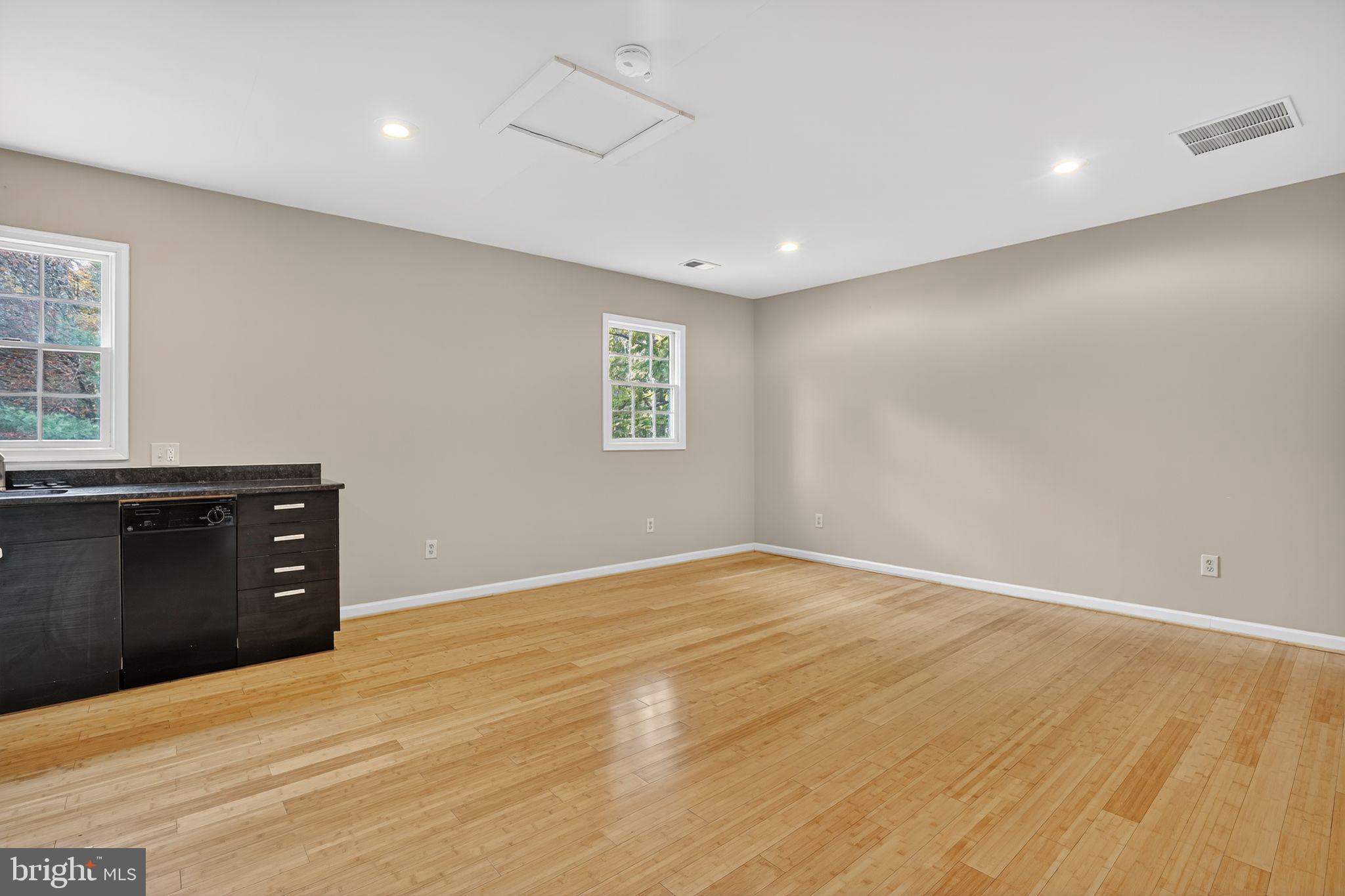 RIVERVIEW ESTATES - Residential