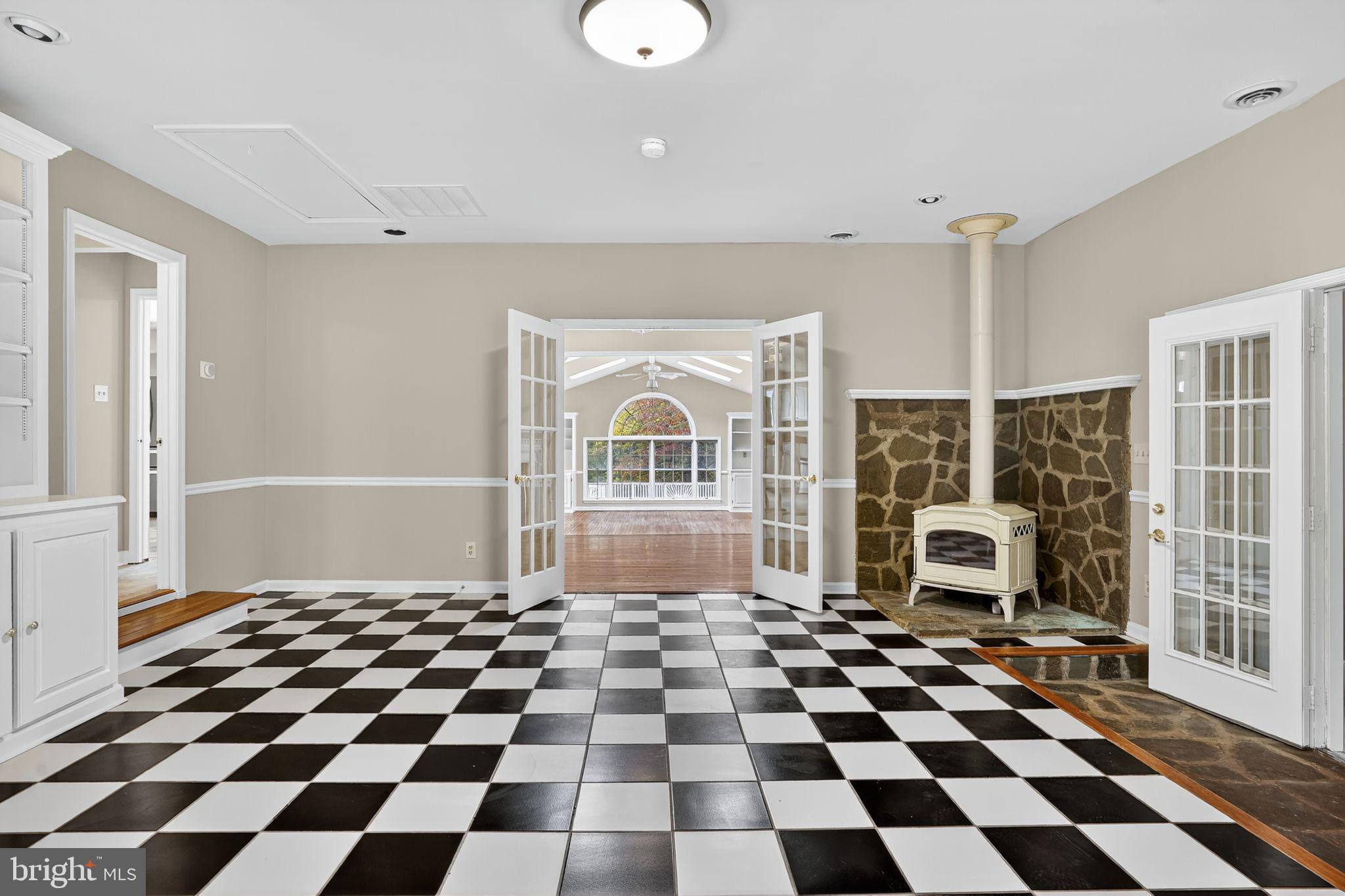 RIVERVIEW ESTATES - Residential