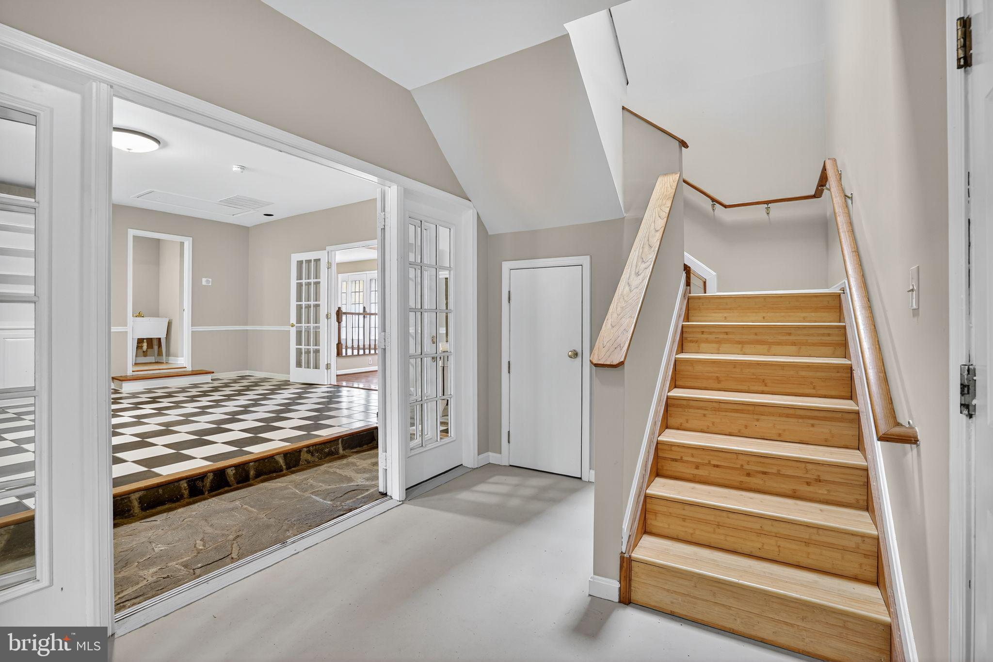 RIVERVIEW ESTATES - Residential