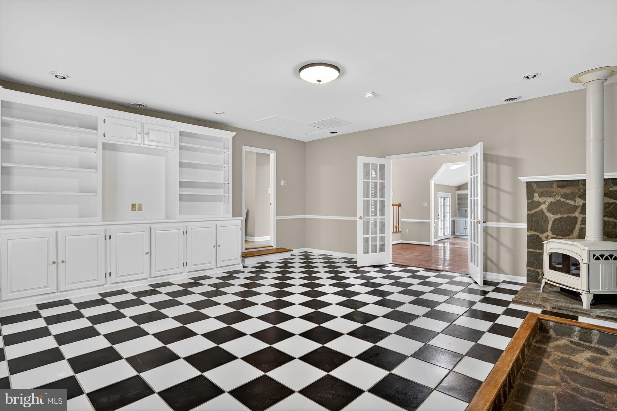 RIVERVIEW ESTATES - Residential