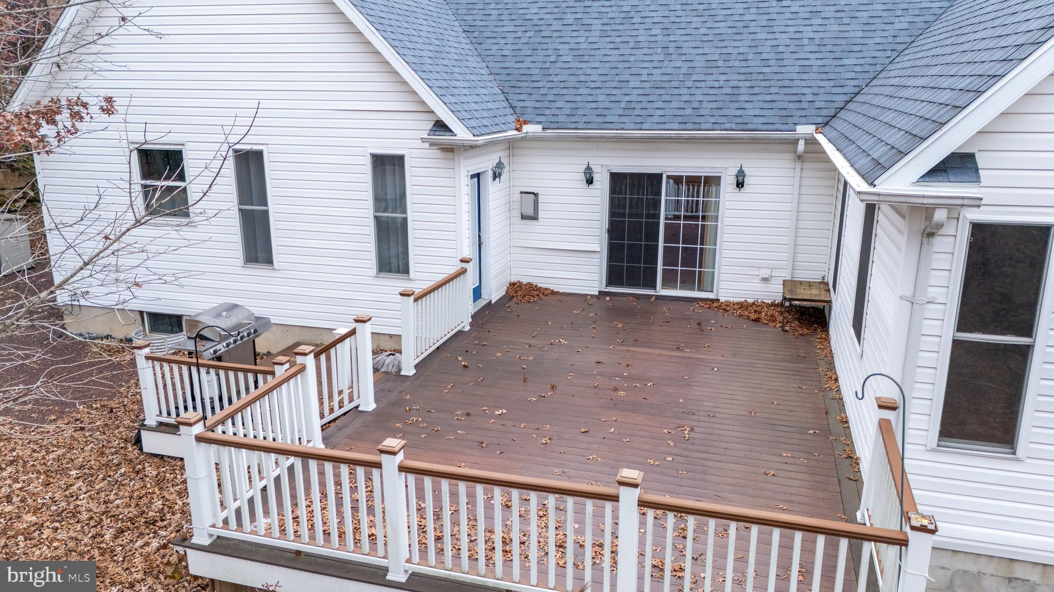 1 PINEWOOD CIRCLE