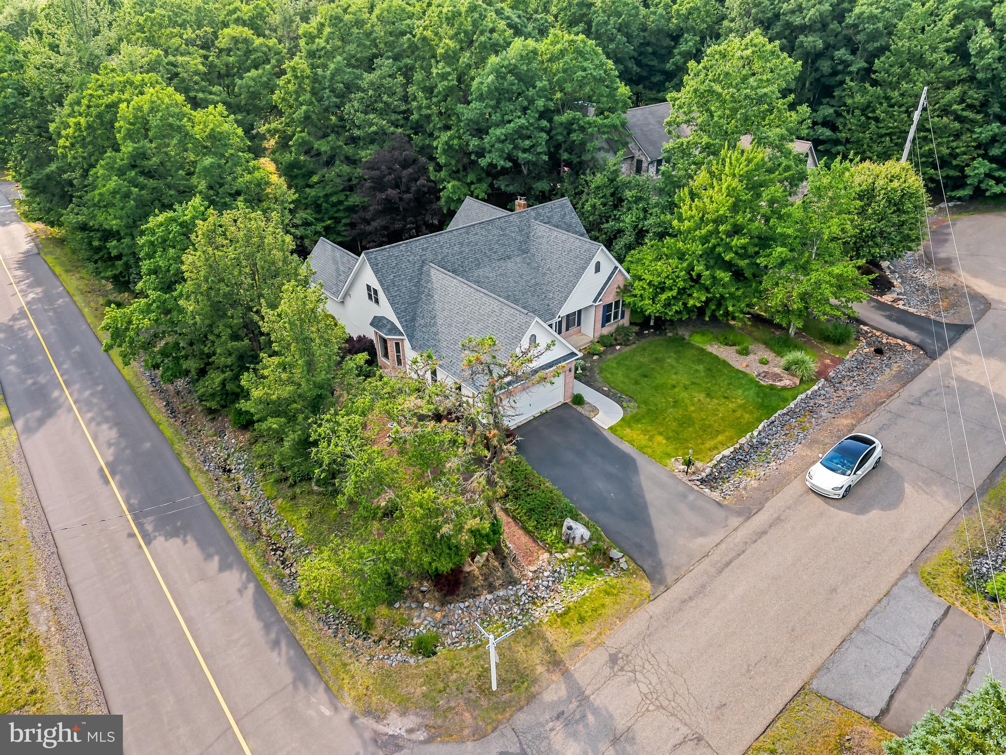 1 PINEWOOD CIRCLE