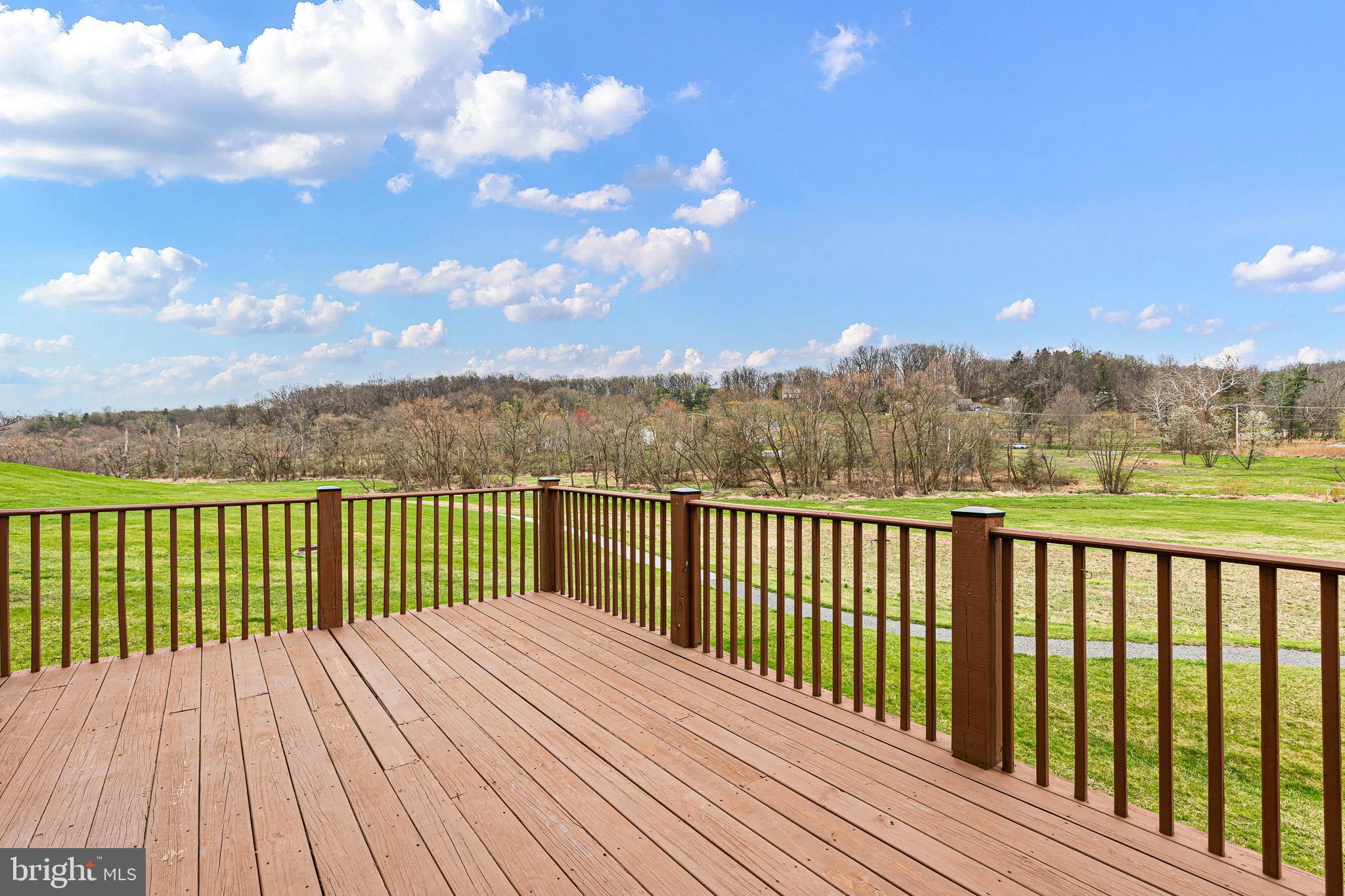 TWIN HILLS - Residential