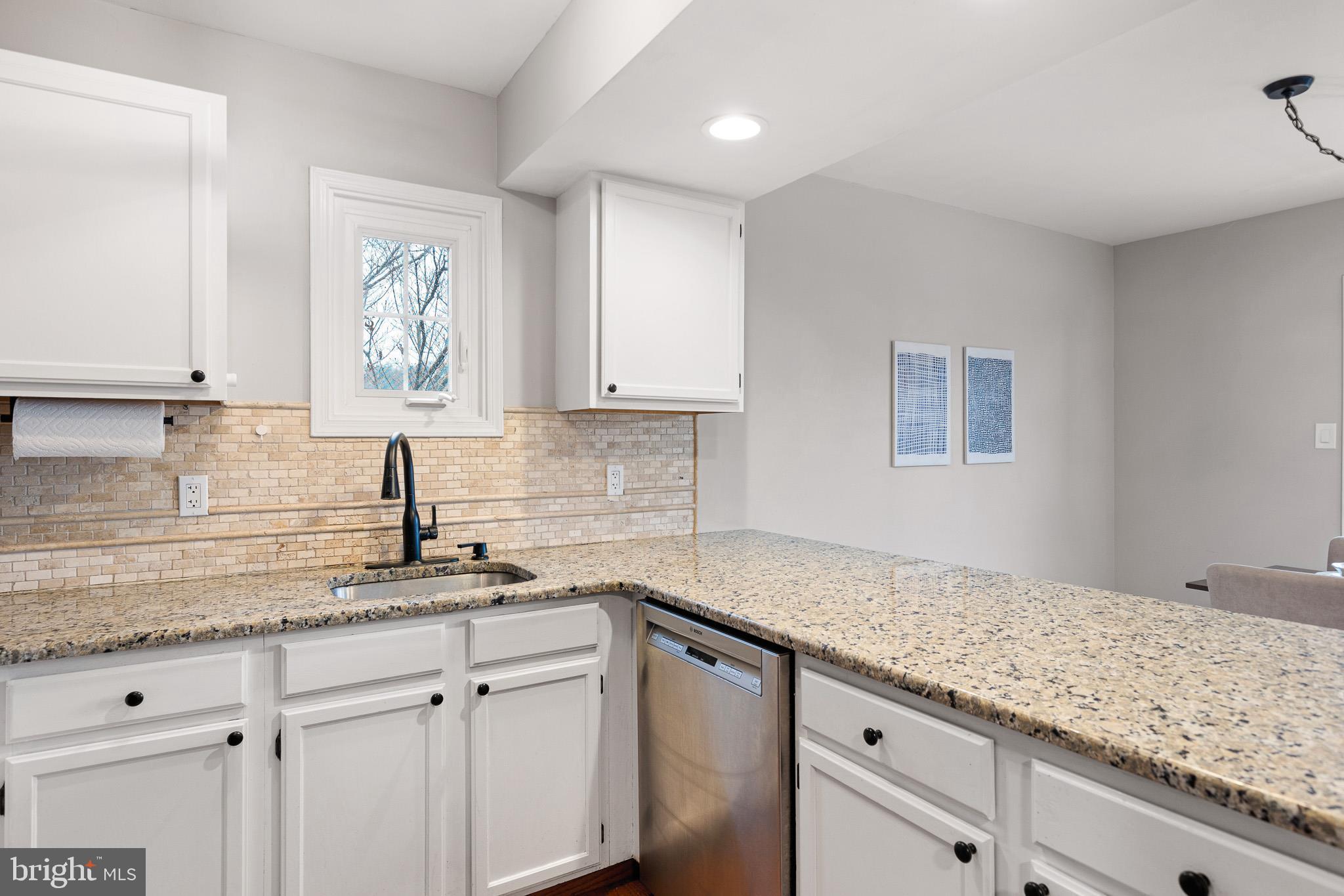 TWIN HILLS - Residential