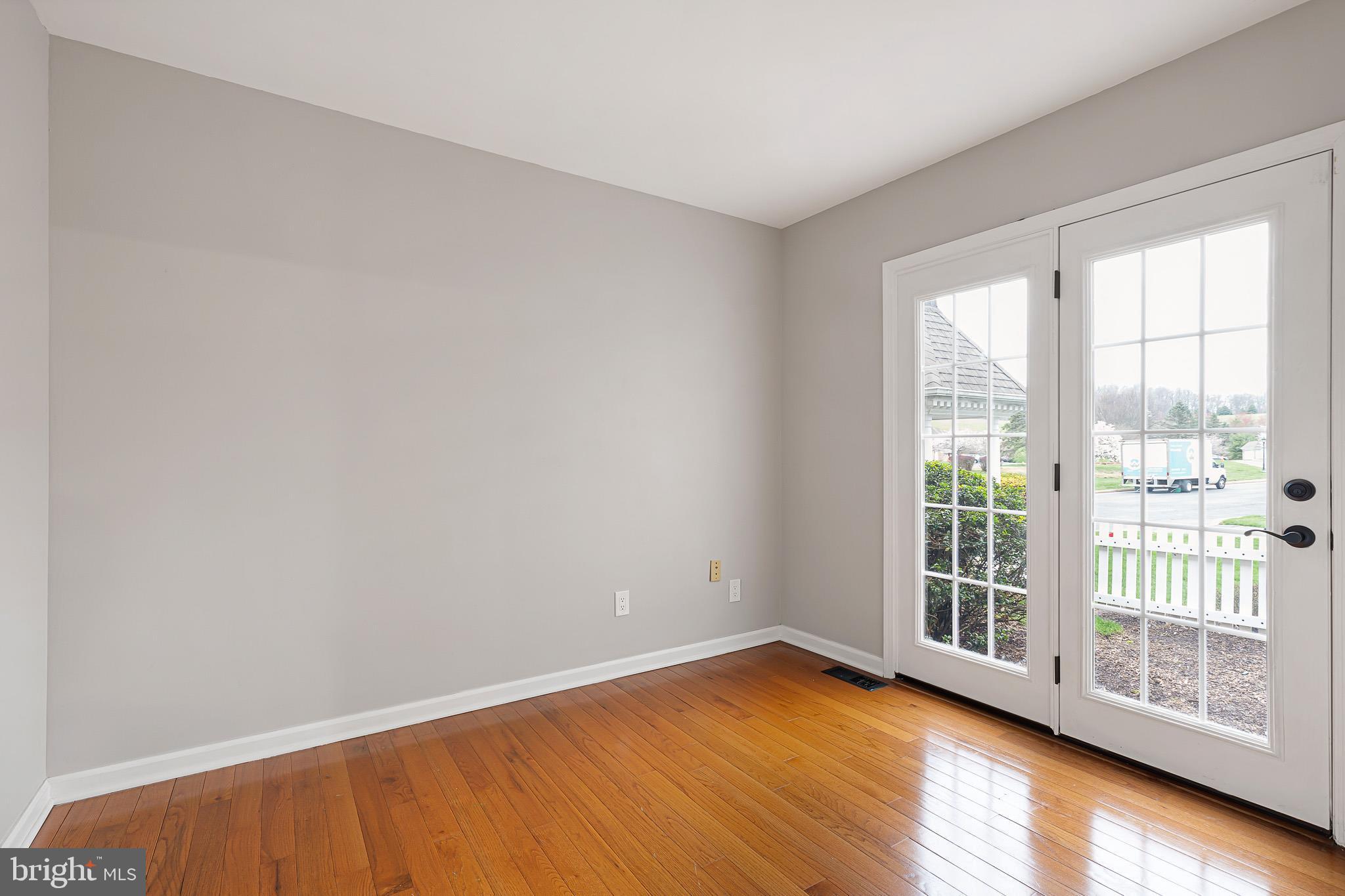 TWIN HILLS - Residential