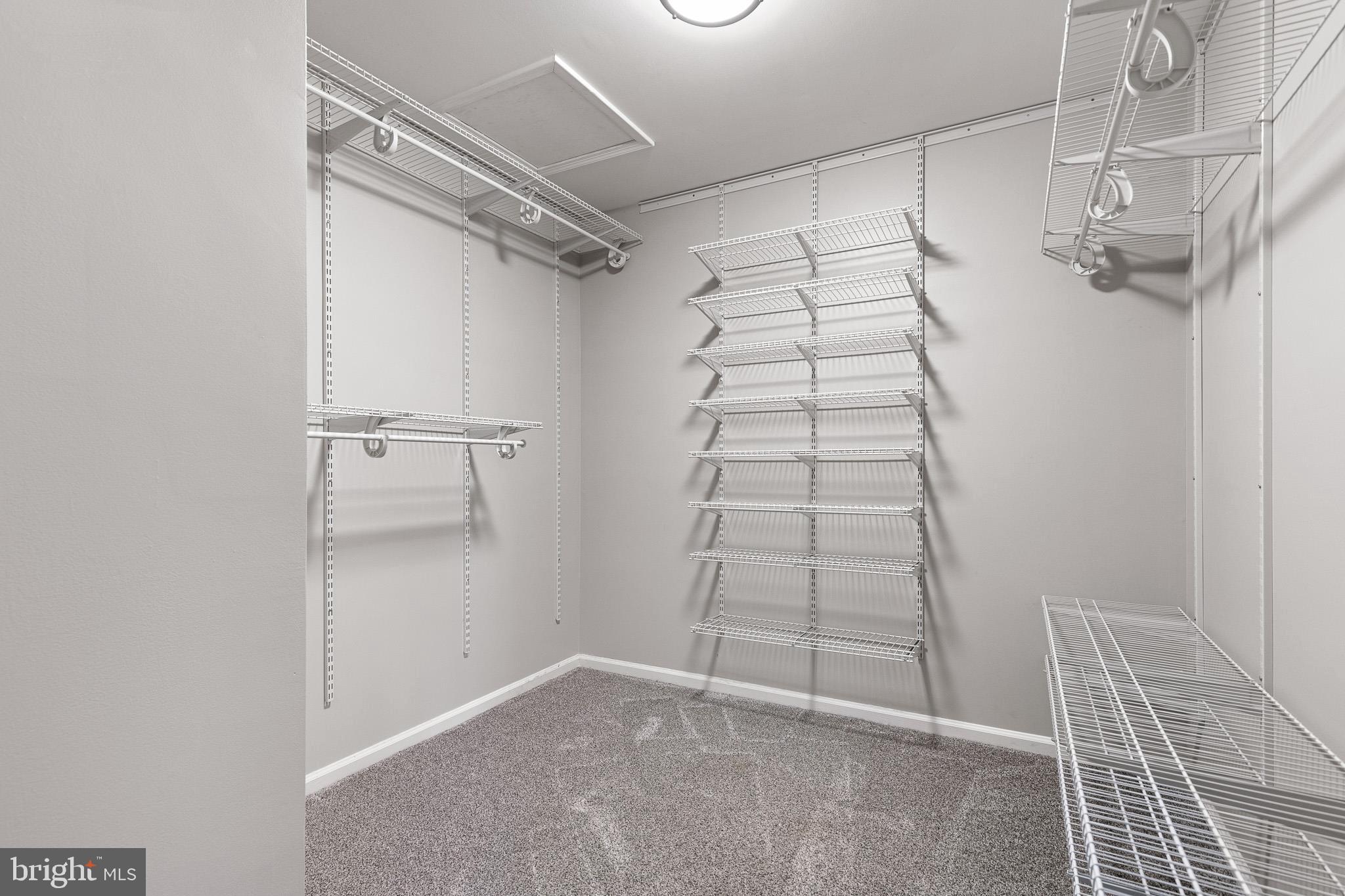 TWIN HILLS - Residential