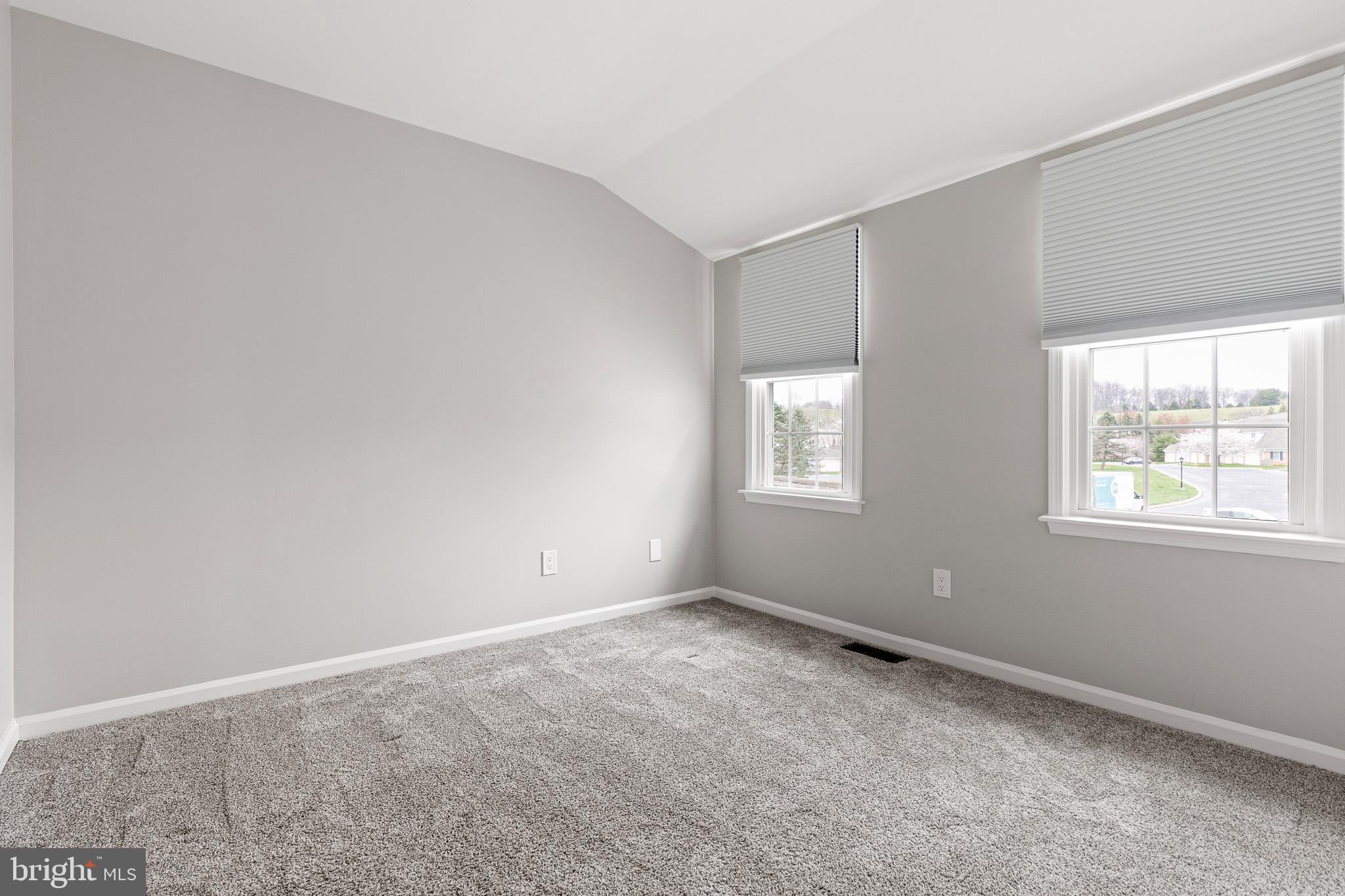 TWIN HILLS - Residential